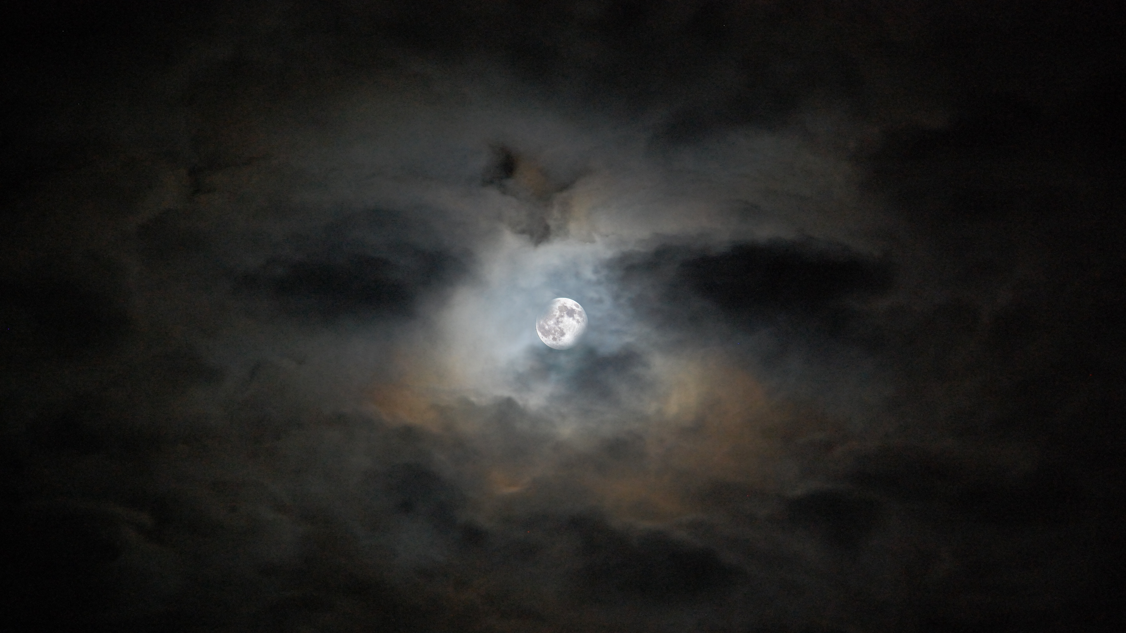 Baixar papel de parede para celular de Lua, Escuridão, Terra/natureza gratuito.