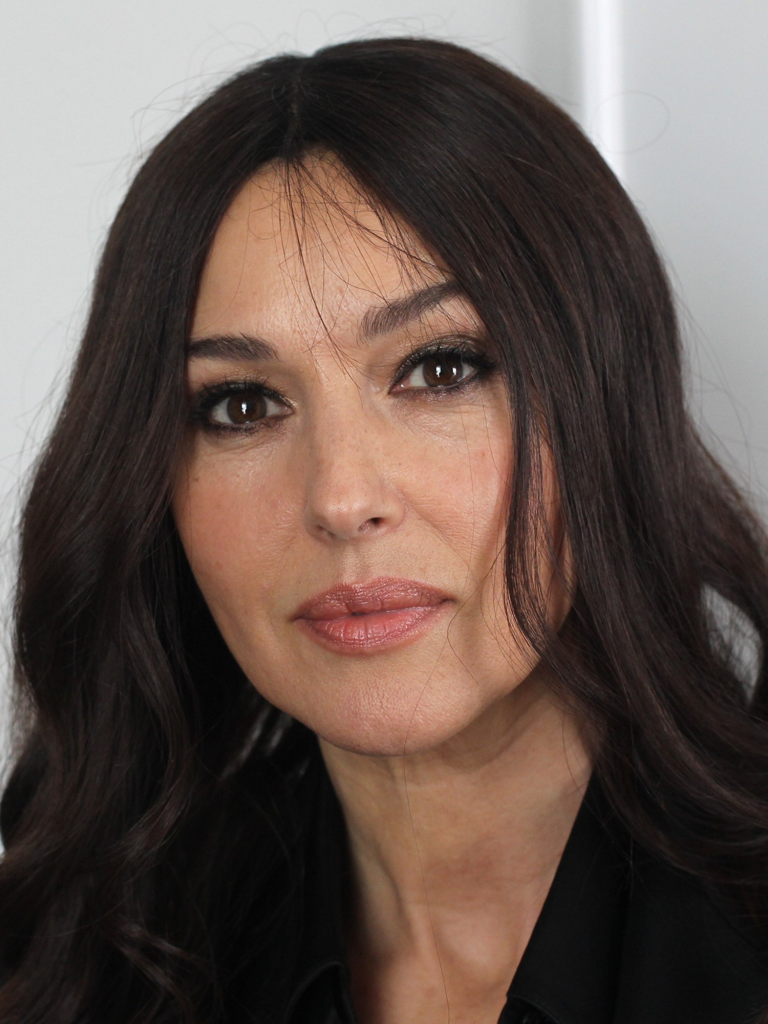 Download mobile wallpaper Monica Bellucci, Face, Model, Celebrity, Brown Eyes, Black Hair, Actress, Italian for free.