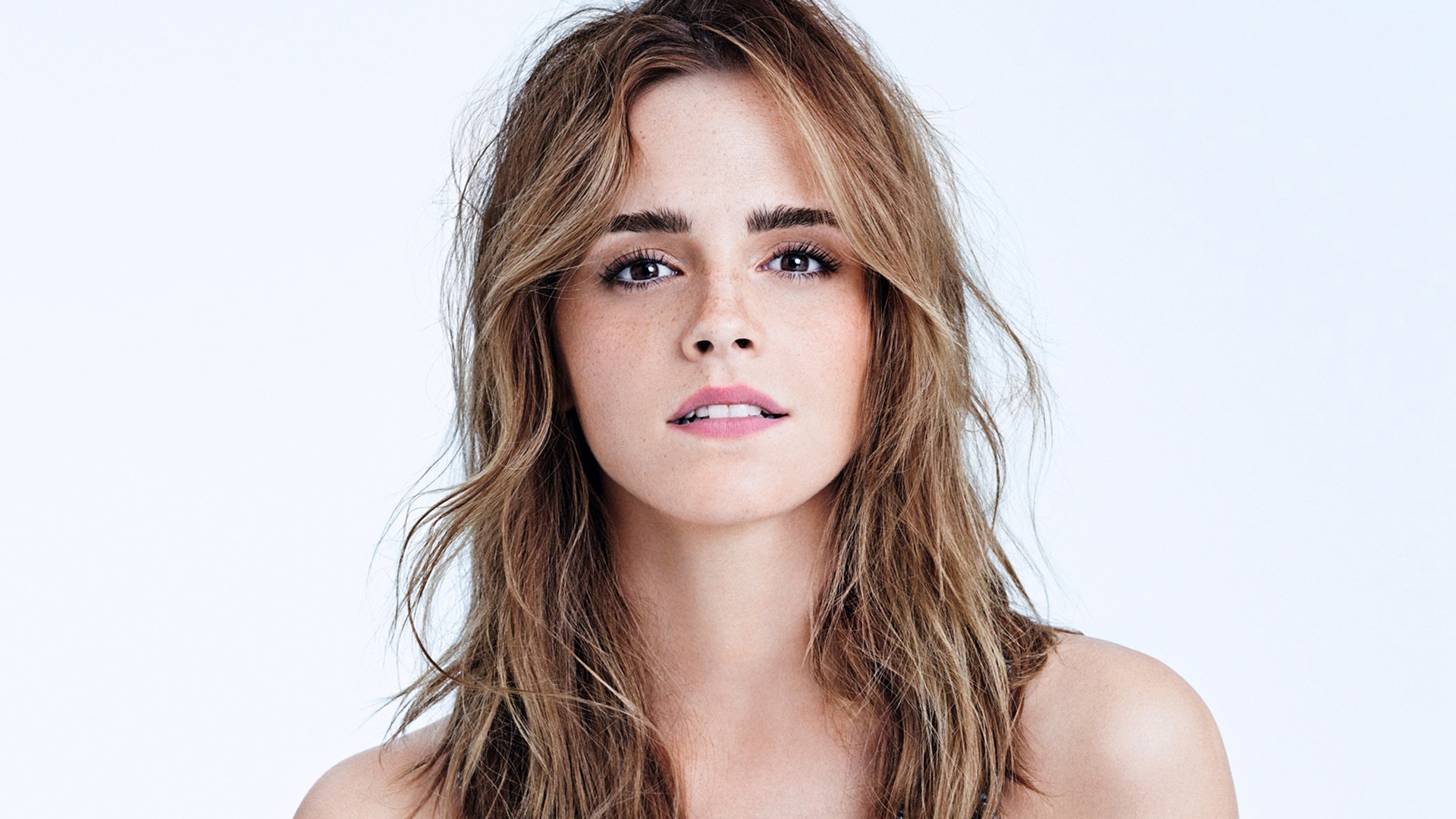 Download mobile wallpaper Emma Watson, English, Face, Brunette, Celebrity, Brown Eyes, Actress for free.