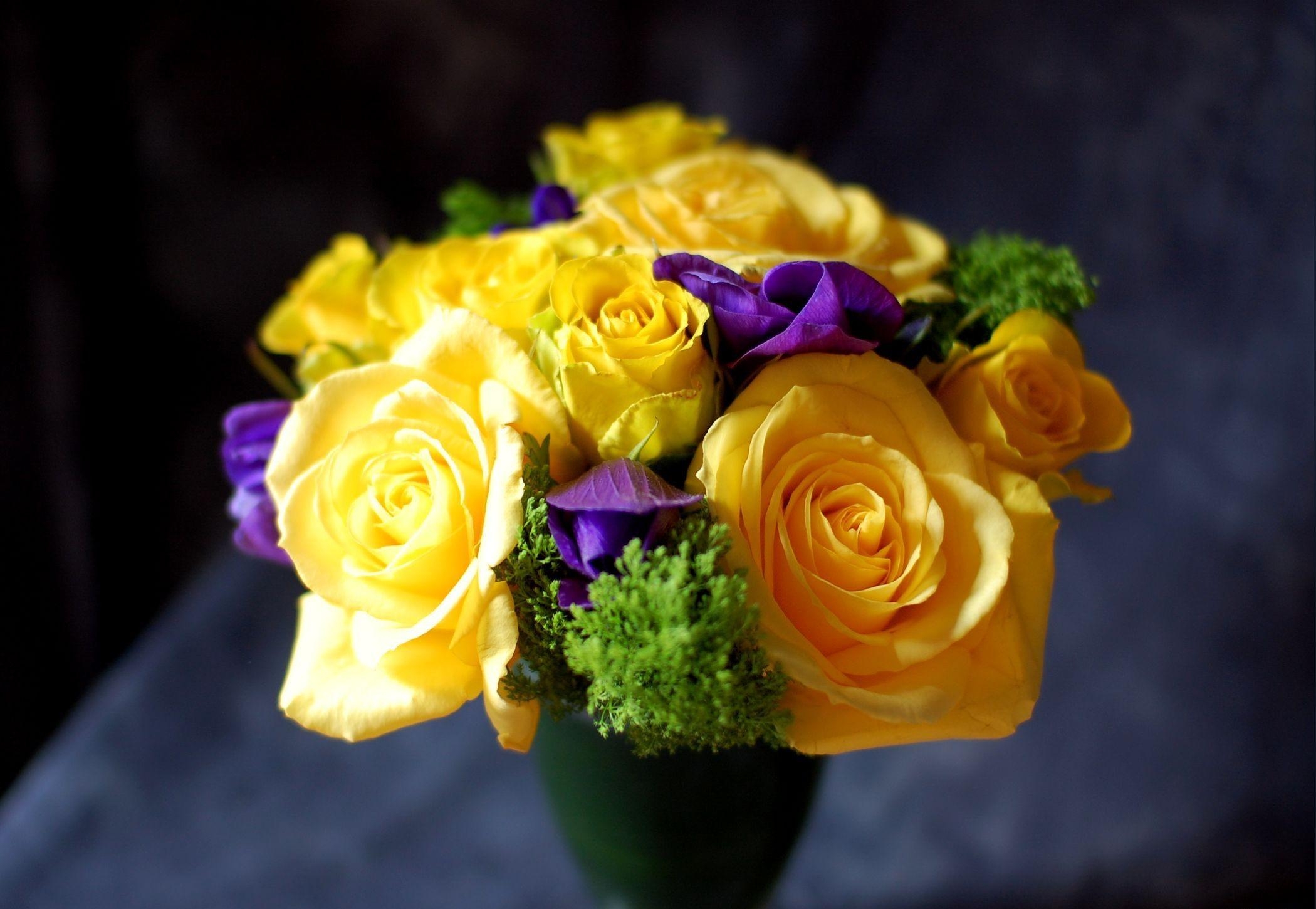 Free download wallpaper Roses, Buds, Flowers, Close Up, Vase on your PC desktop