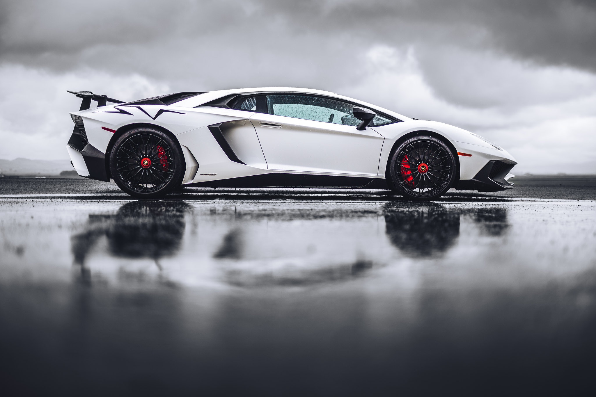 Laden Sie das Lamborghini, Supersportwagen, Fahrzeuge, Weißes Auto, Lamborghini Aventador Sv-Bild kostenlos auf Ihren PC-Desktop herunter