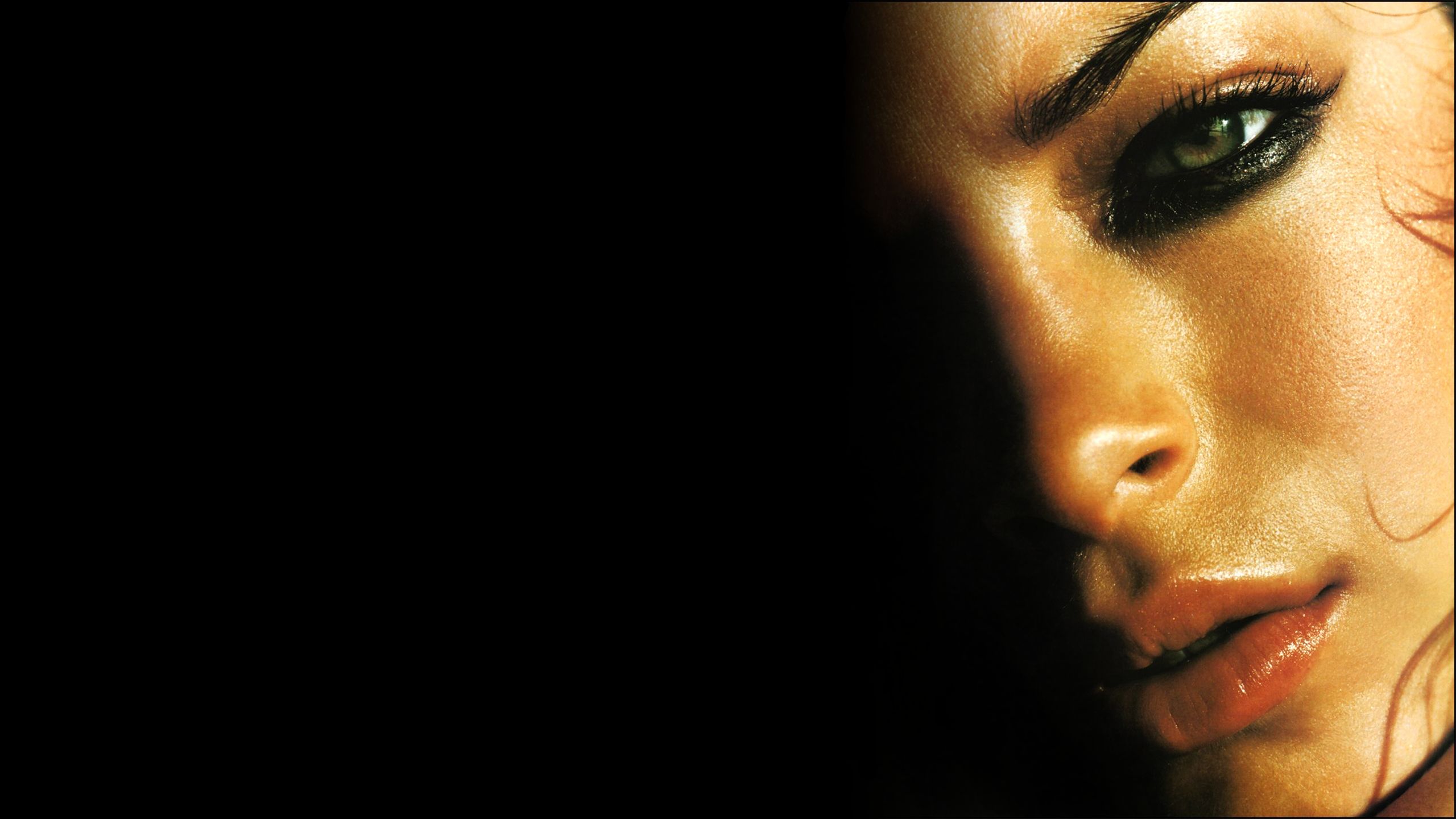 Laden Sie das Berühmtheiten, Kristin Kreuk-Bild kostenlos auf Ihren PC-Desktop herunter