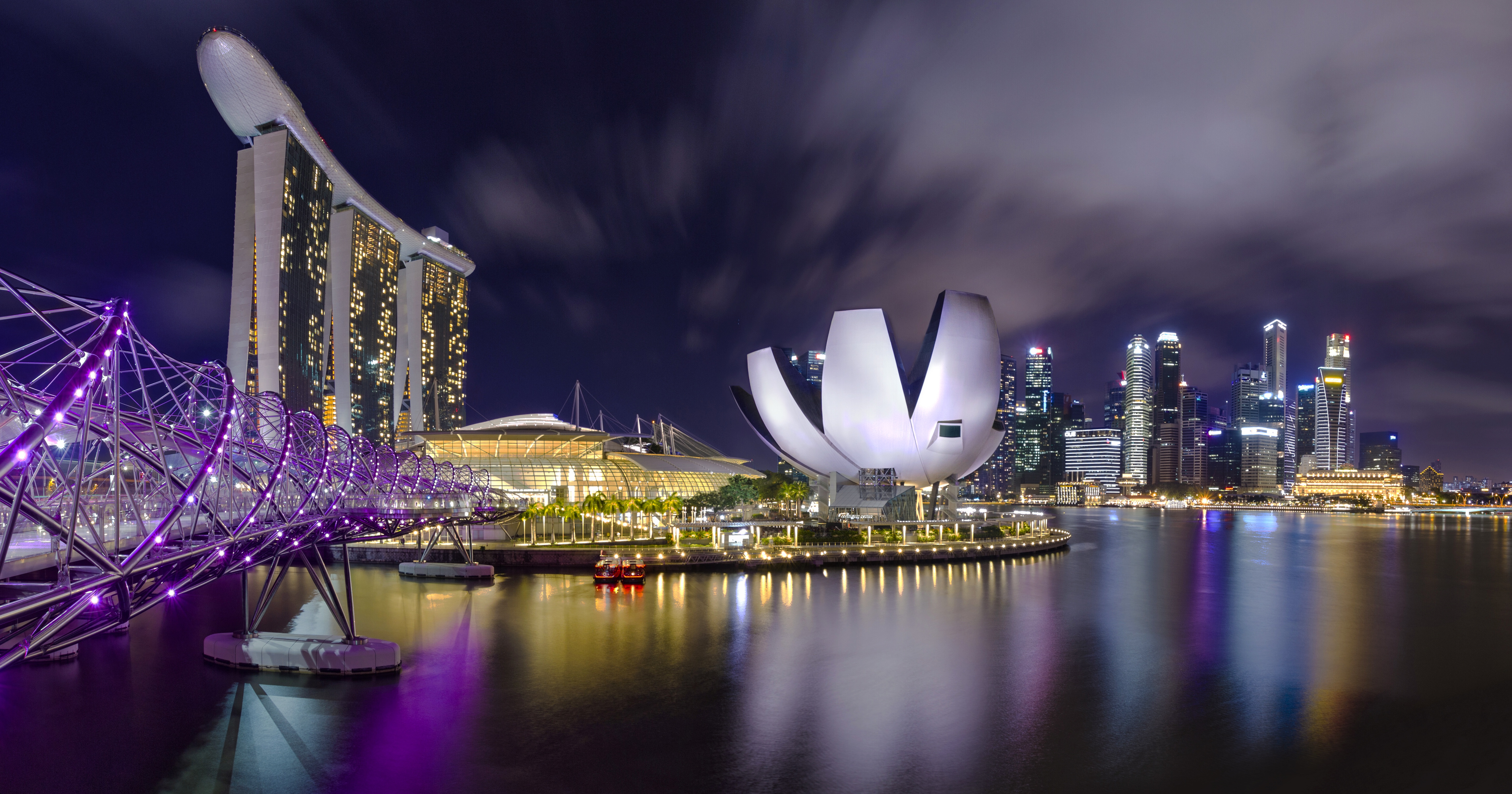 Téléchargez des papiers peints mobile Nuit, Gratte Ciel, Bâtiment, Singapour, Construction Humaine, Marina Bay Sands, Pont Hélix gratuitement.