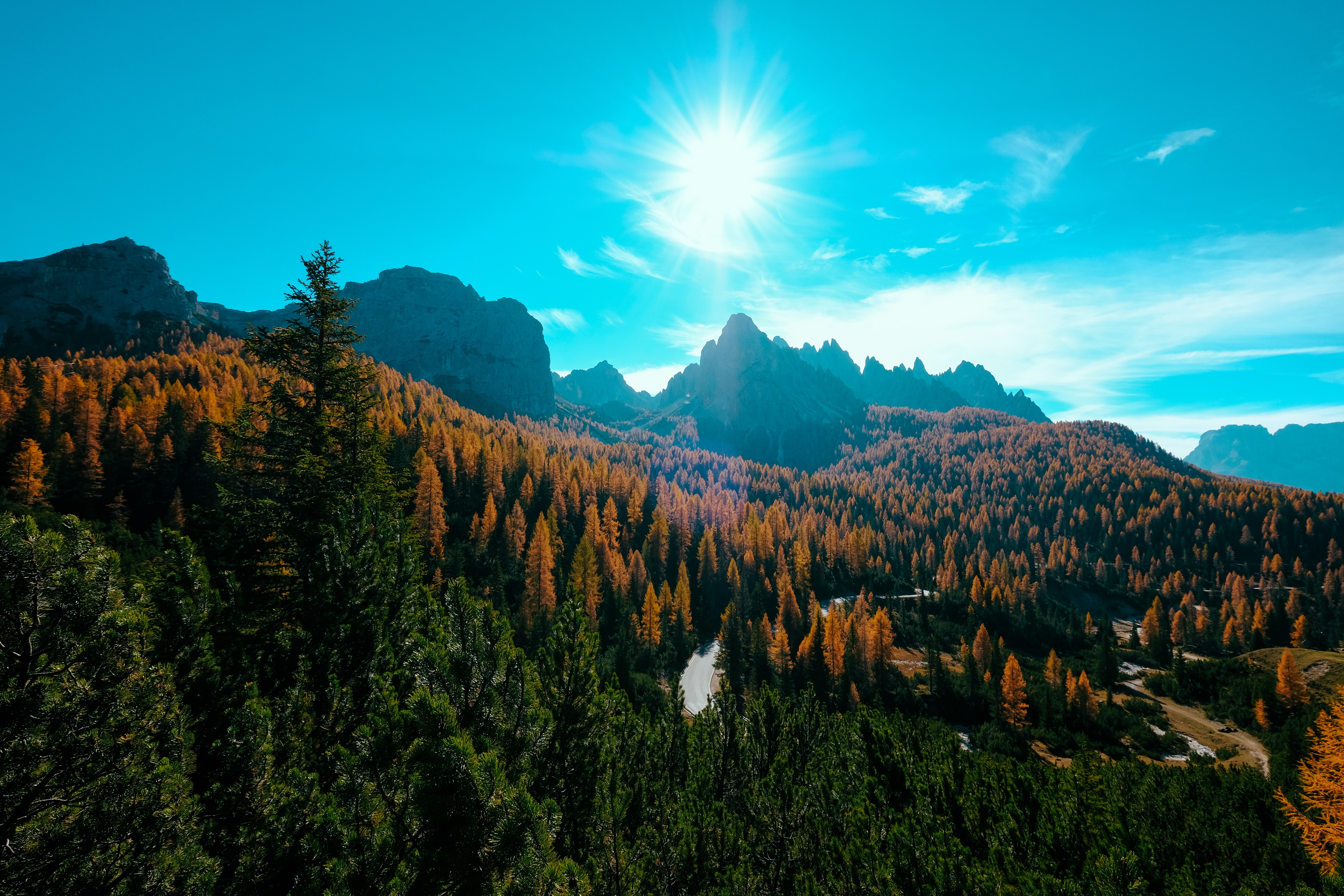 PCデスクトップに自然, 木, 山脈, 秋, サン, 上から見る, ビーム, 光線画像を無料でダウンロード
