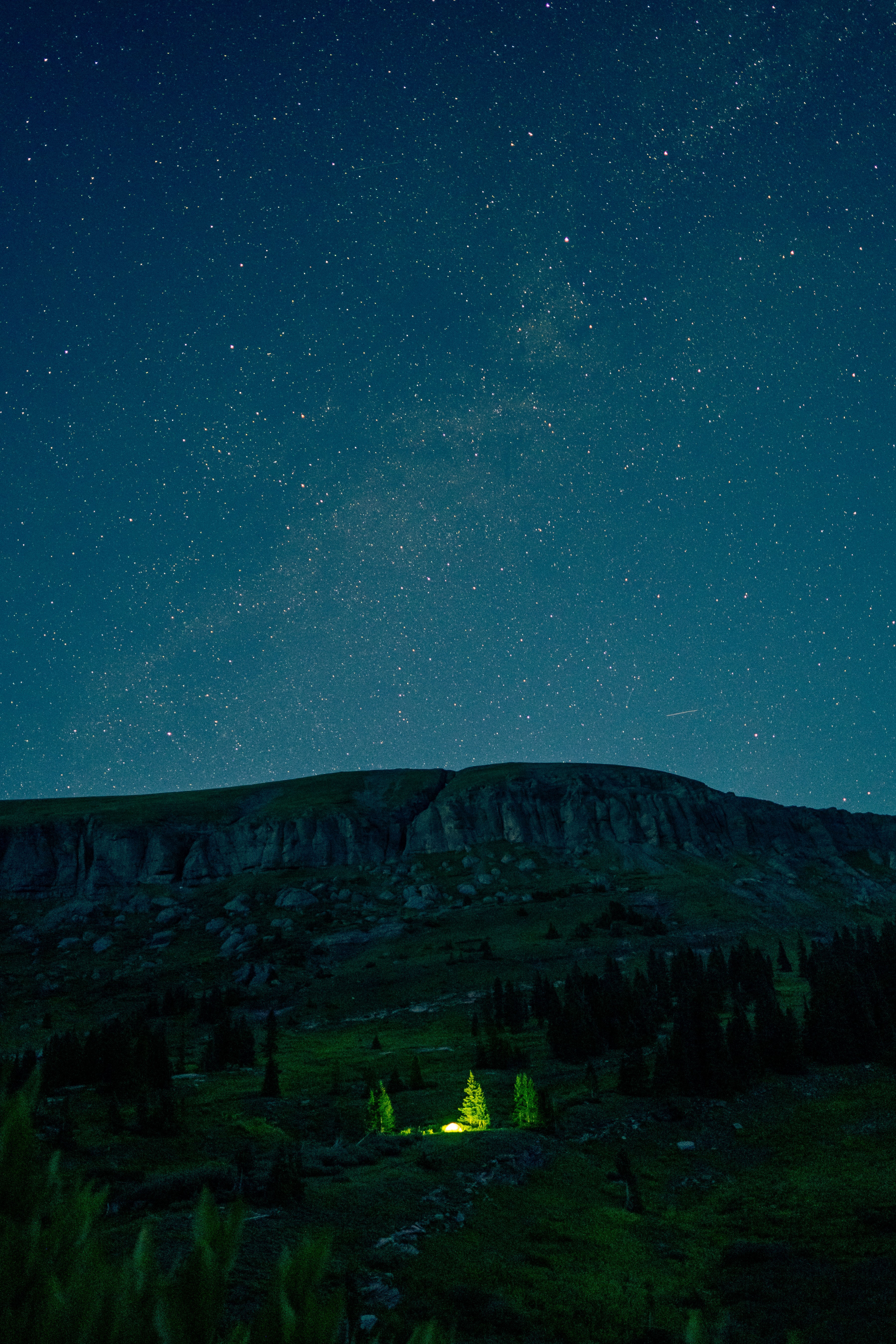 night, glow, dark, mountain, valley HD wallpaper