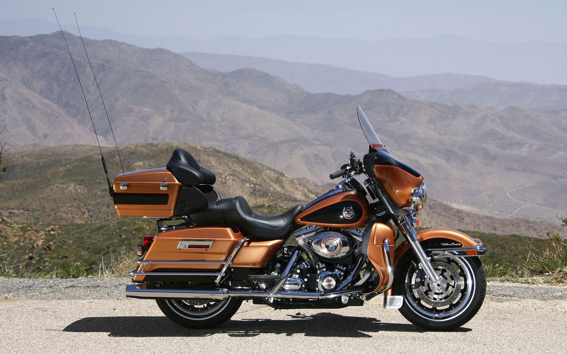 Завантажити шпалери Harley Davidson Electra Glide Ultra Classic на телефон безкоштовно
