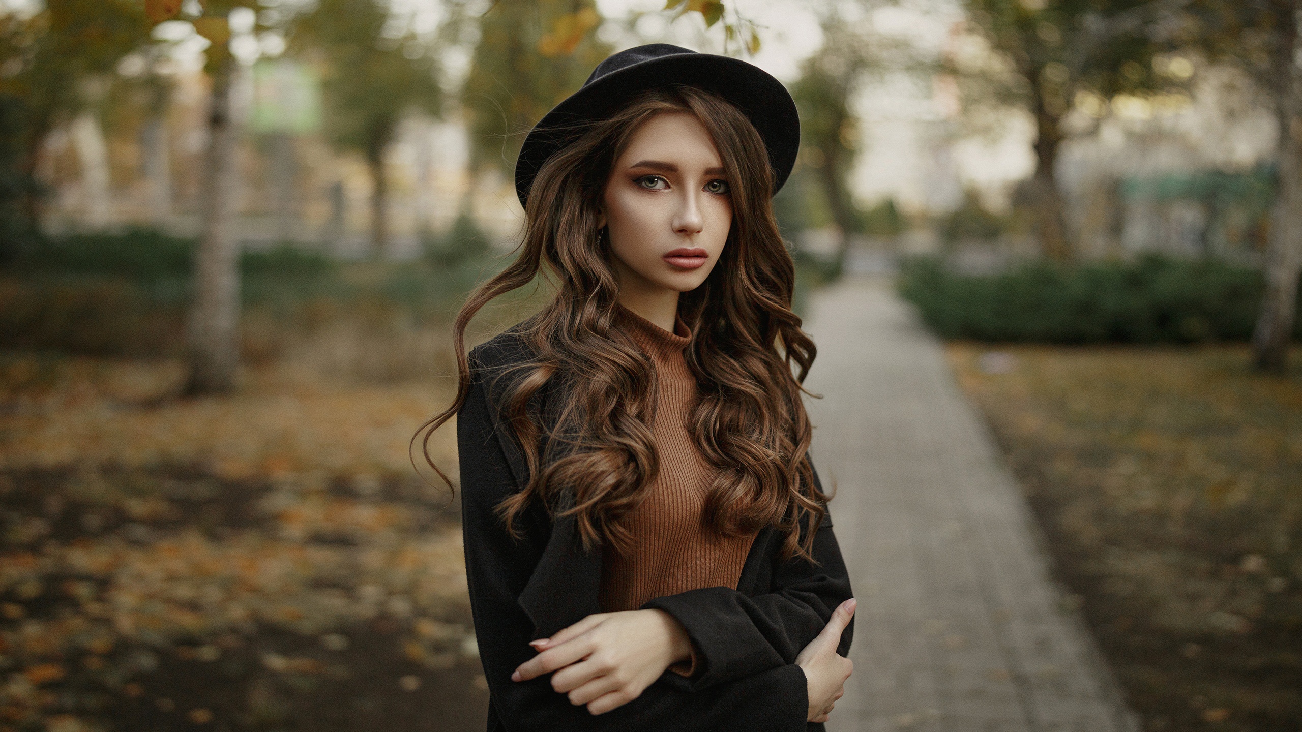 Download mobile wallpaper Hat, Brunette, Model, Women, Depth Of Field for free.