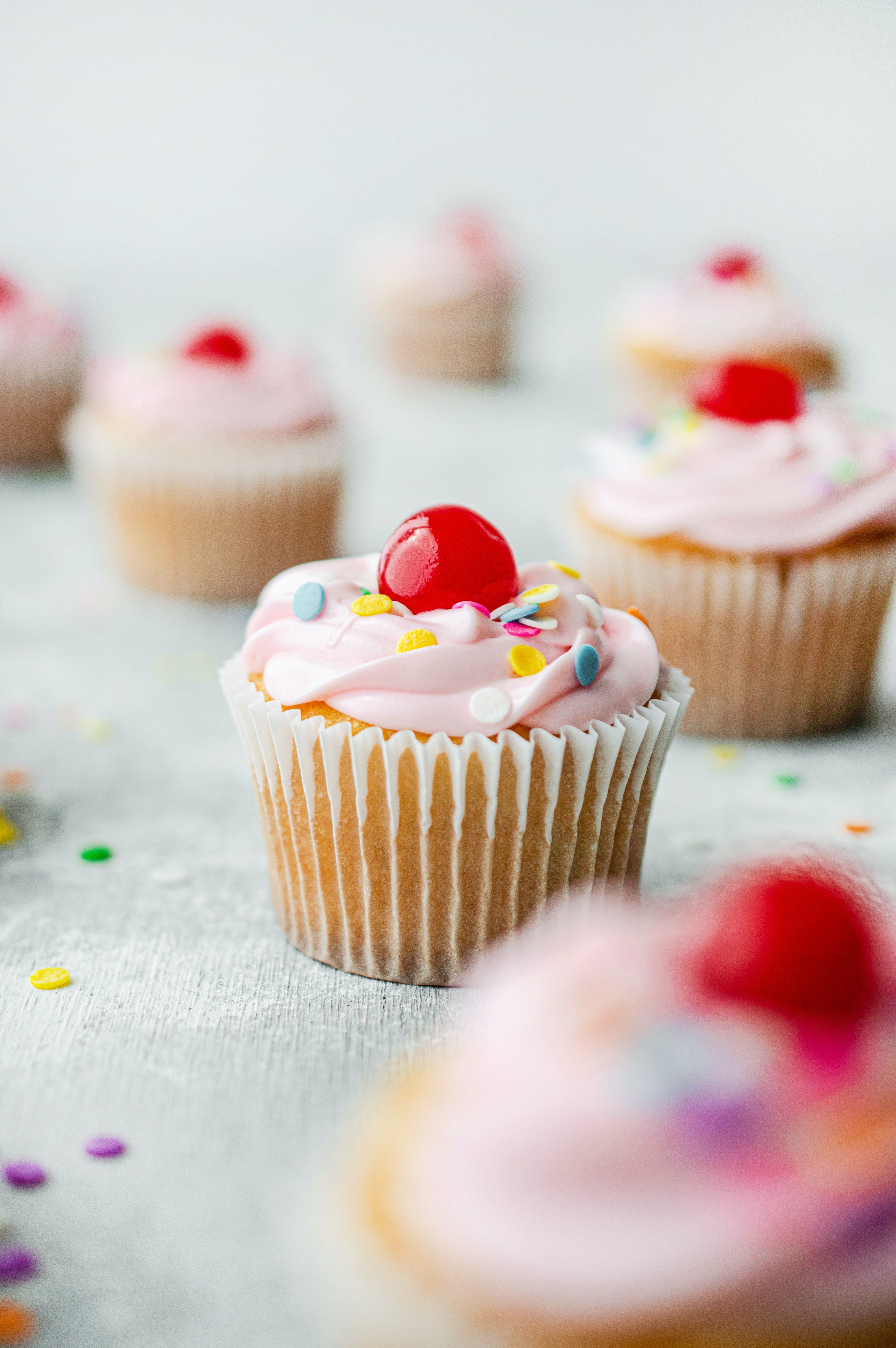 Free download wallpaper Food, Confetti, Desert, Cake, Bakery Products, Baking on your PC desktop