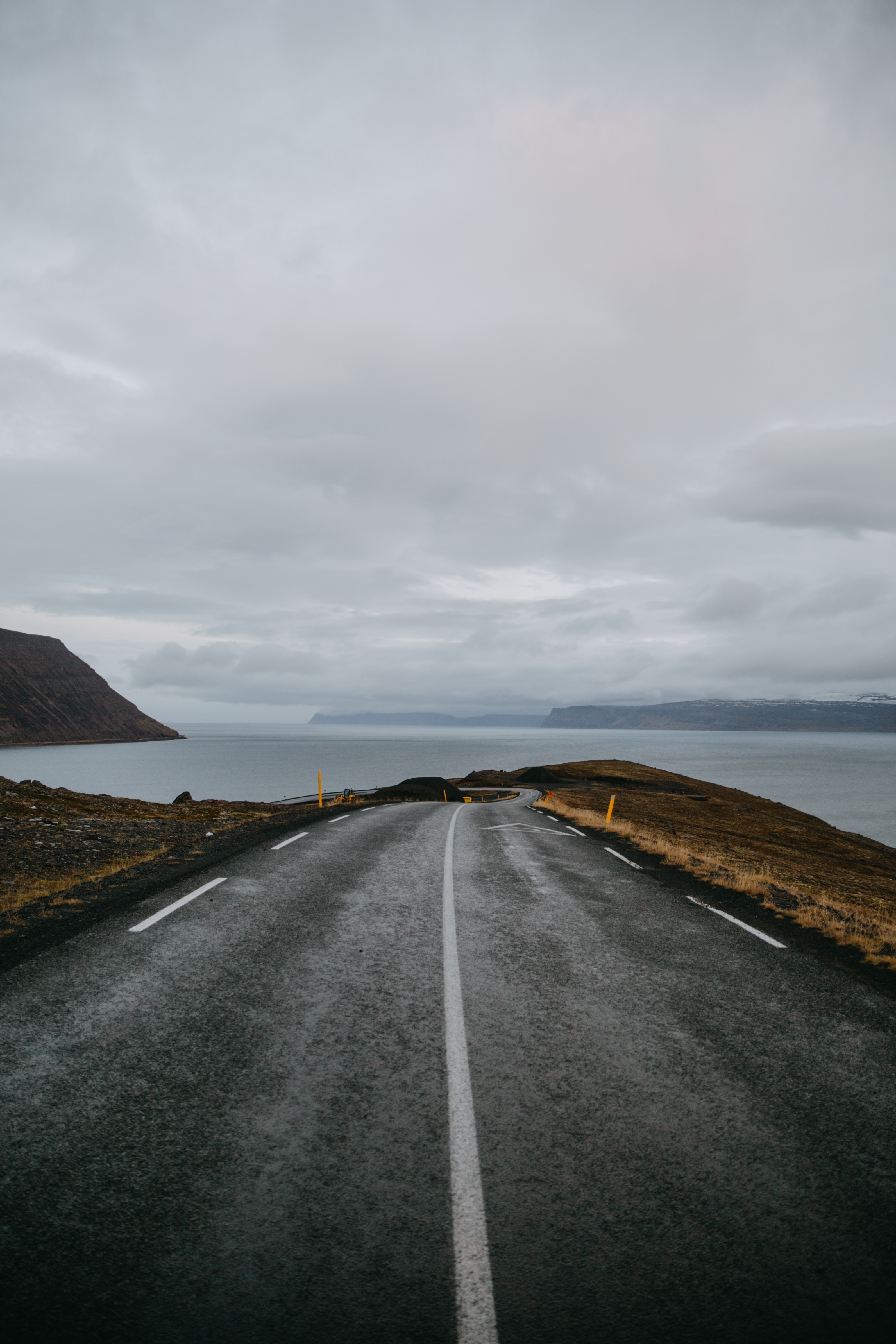136266 скачать обои исландия, океан, природа, берег, дорога, поворот, разметка - заставки и картинки бесплатно
