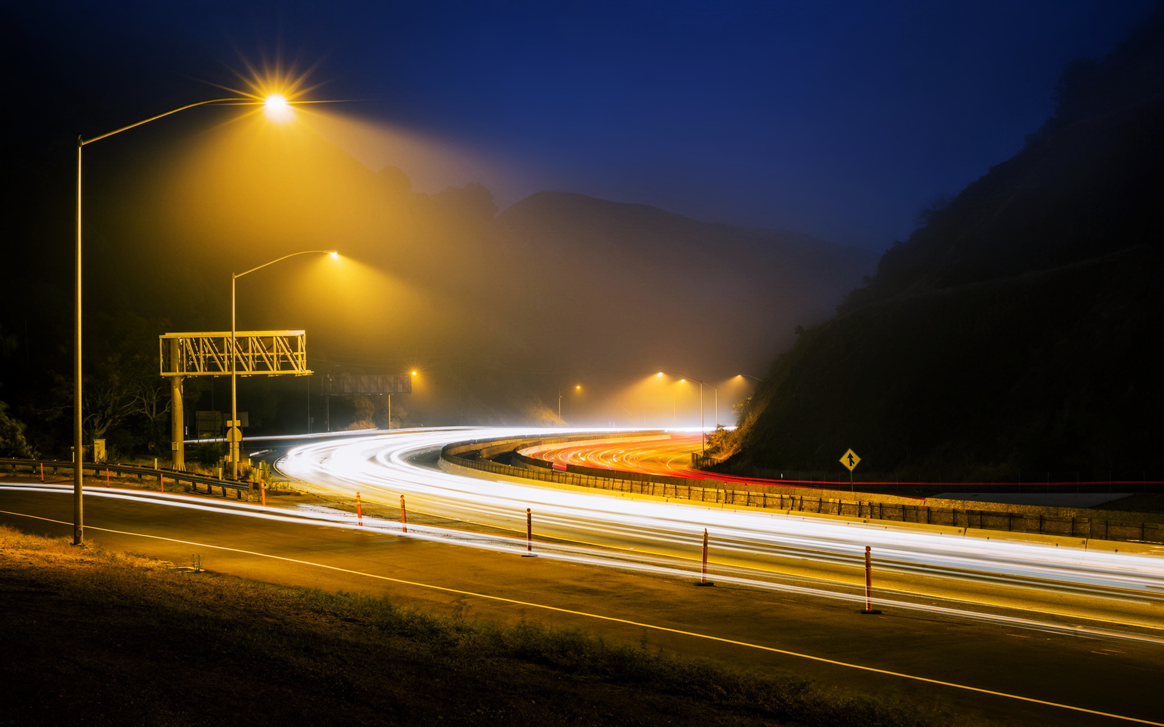 Baixe gratuitamente a imagem Noite, Luz, Estrada, Feito Pelo Homem, Neblina na área de trabalho do seu PC