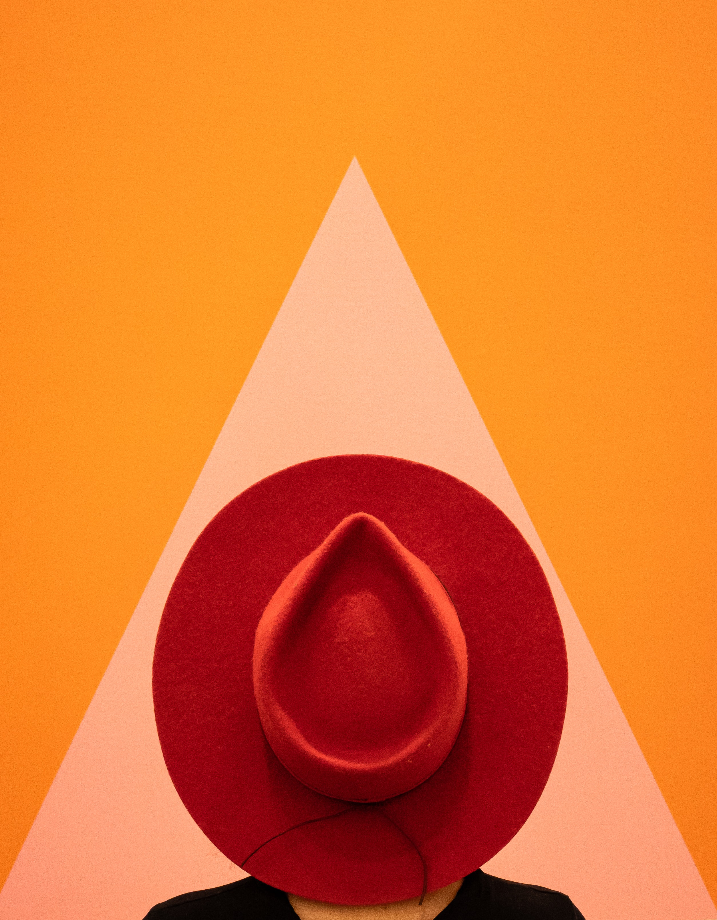 Download mobile wallpaper Hat, Triangle, Minimalism for free.