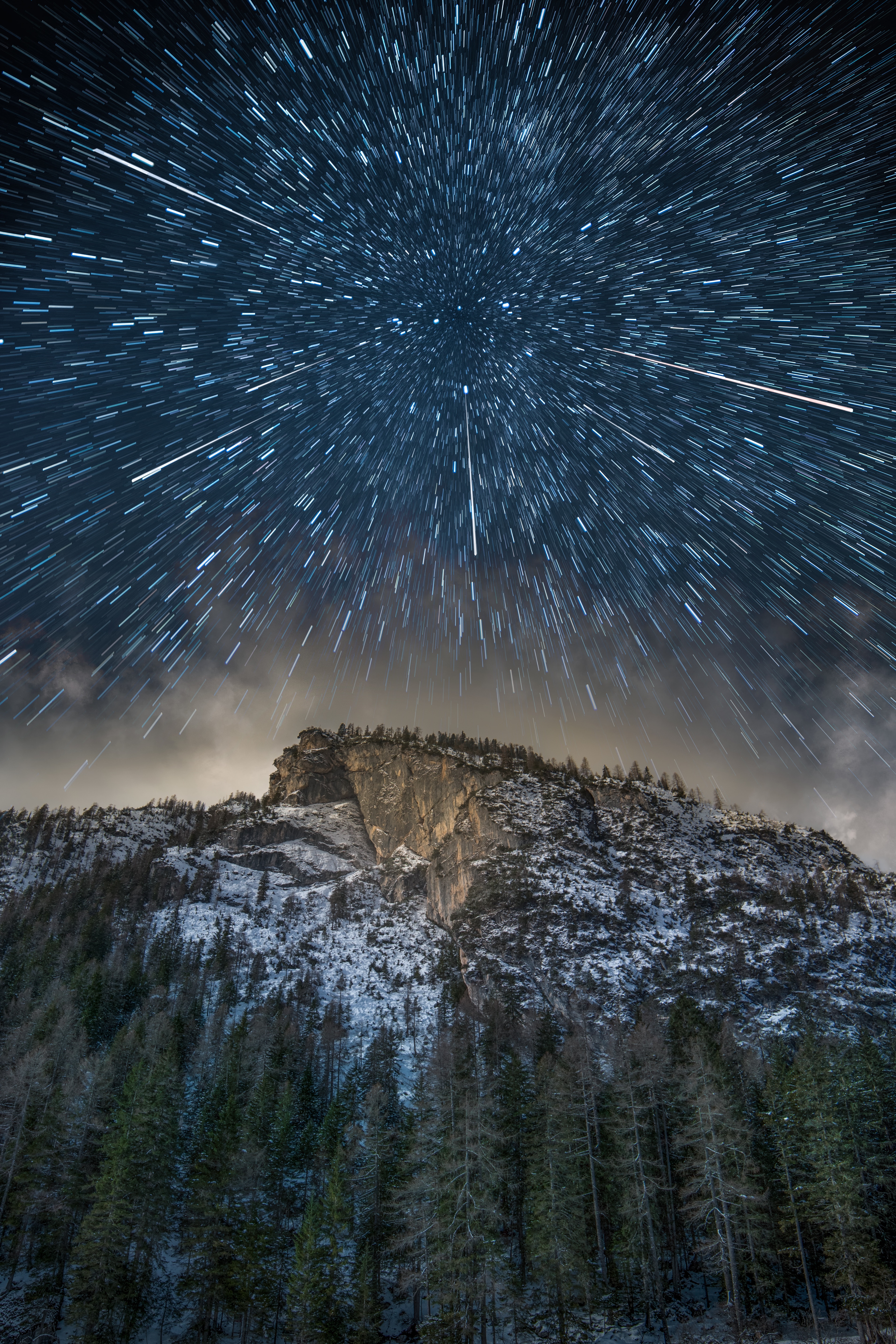 Laden Sie das Natur, Mountains, Dolomiten, Sterne, Feuerwerk, Italien-Bild kostenlos auf Ihren PC-Desktop herunter