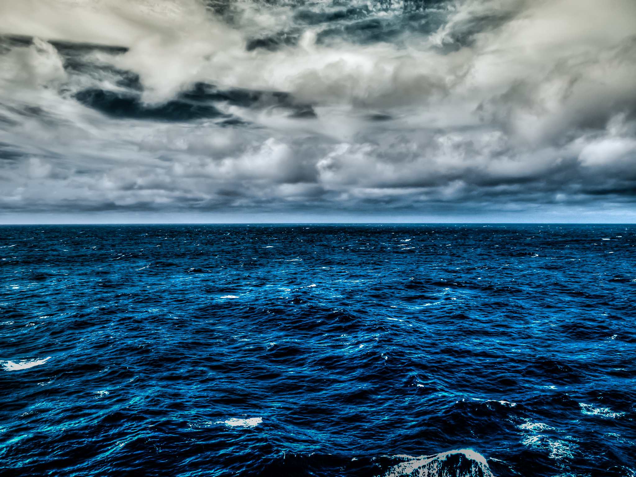 Скачать картинку Море, Облака, Горизонт, Океан, Земля/природа в телефон бесплатно.