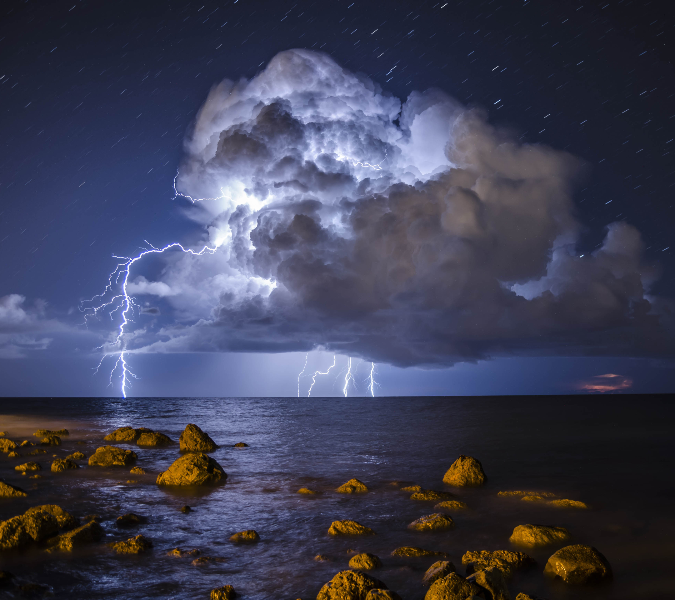 Descarga gratuita de fondo de pantalla para móvil de Naturaleza, Cielo, Noche, Relámpago, Horizonte, Océano, Nube, Fotografía.