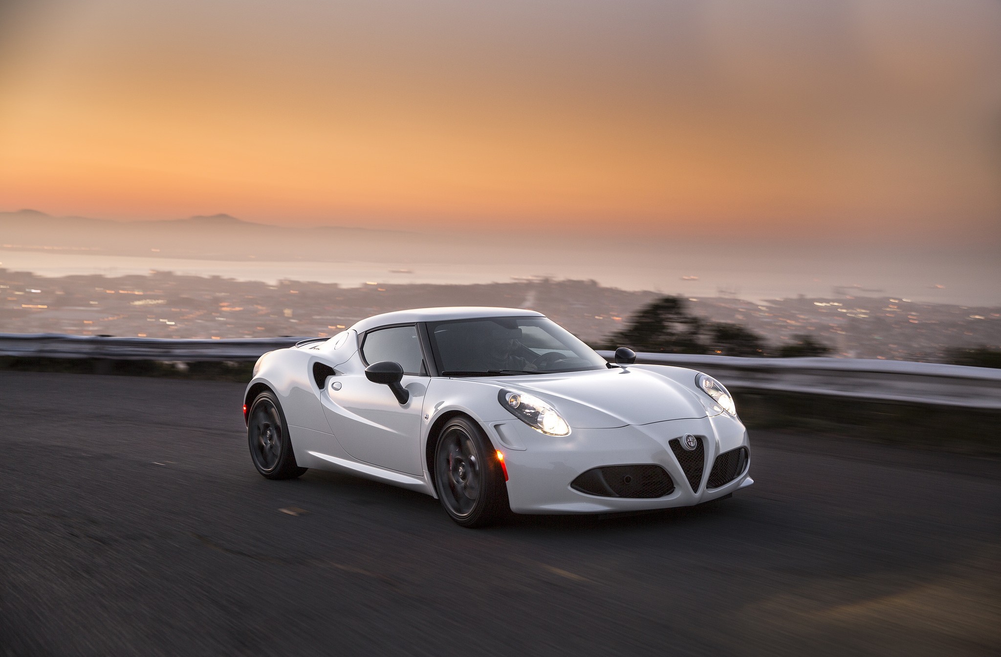 Los mejores fondos de pantalla de Alfa Romeo para la pantalla del teléfono