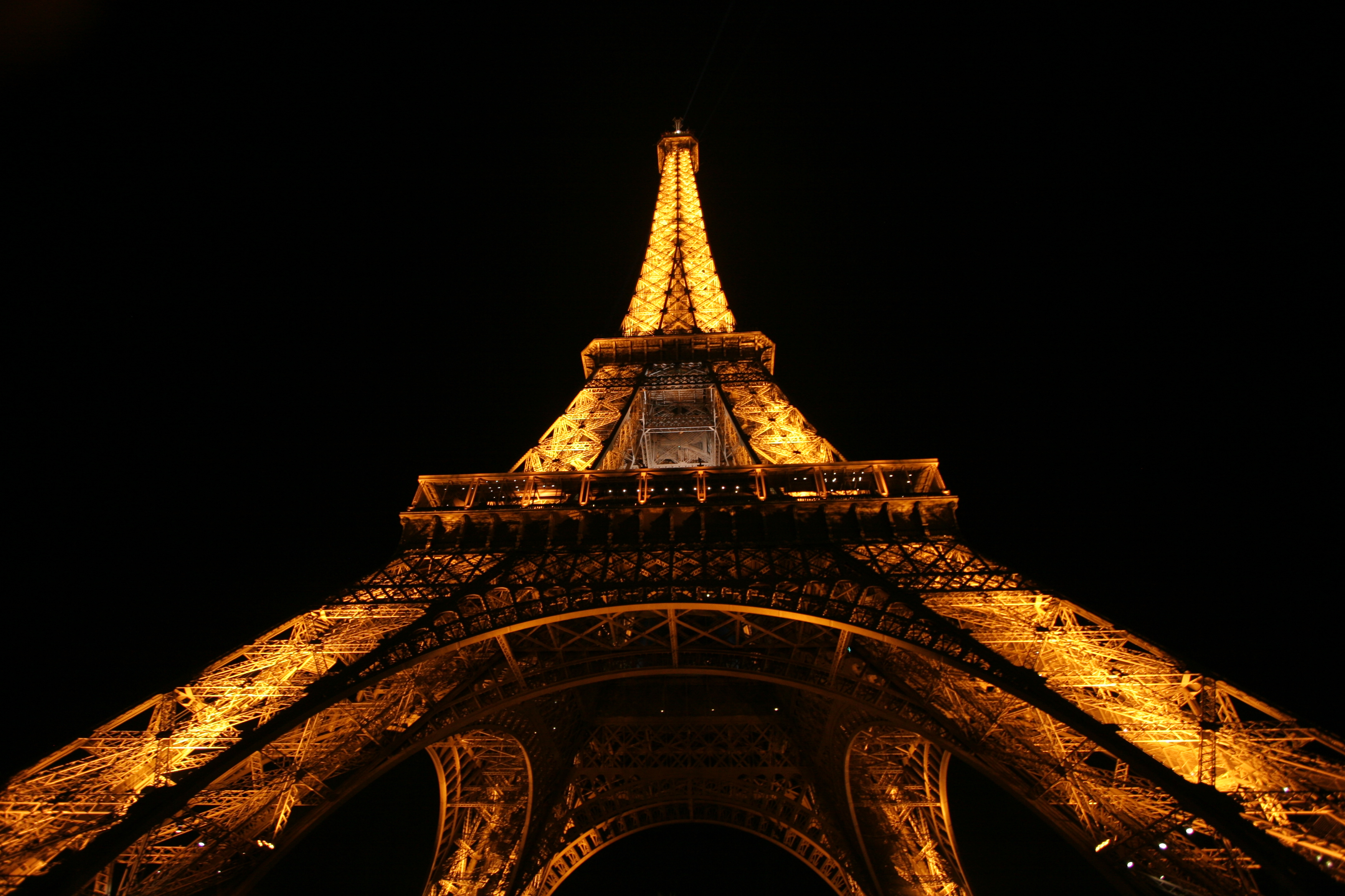 Download mobile wallpaper Night, Paris, Eiffel Tower, Monuments, Monument, Man Made for free.