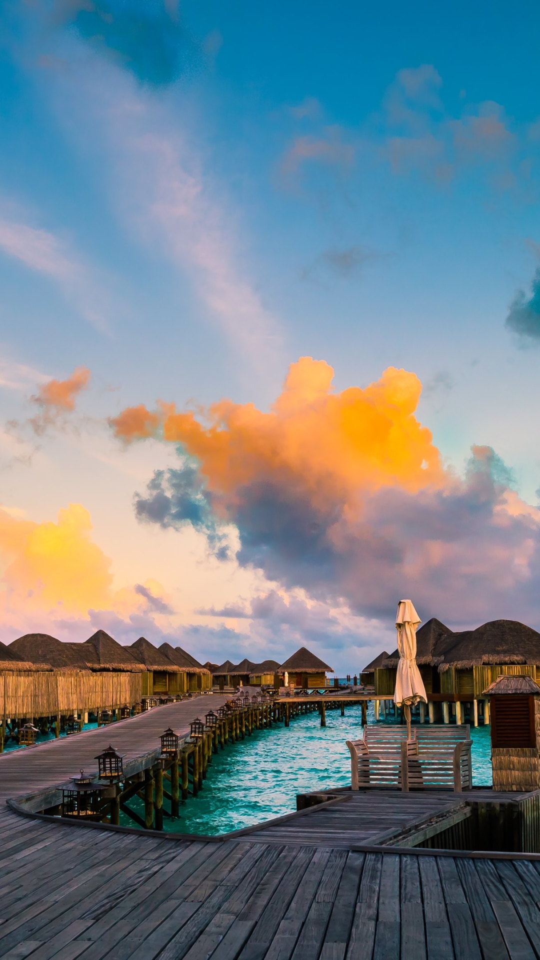 Handy-Wallpaper Wolke, Malediven, Bungalow, Menschengemacht, Urlaubsort kostenlos herunterladen.