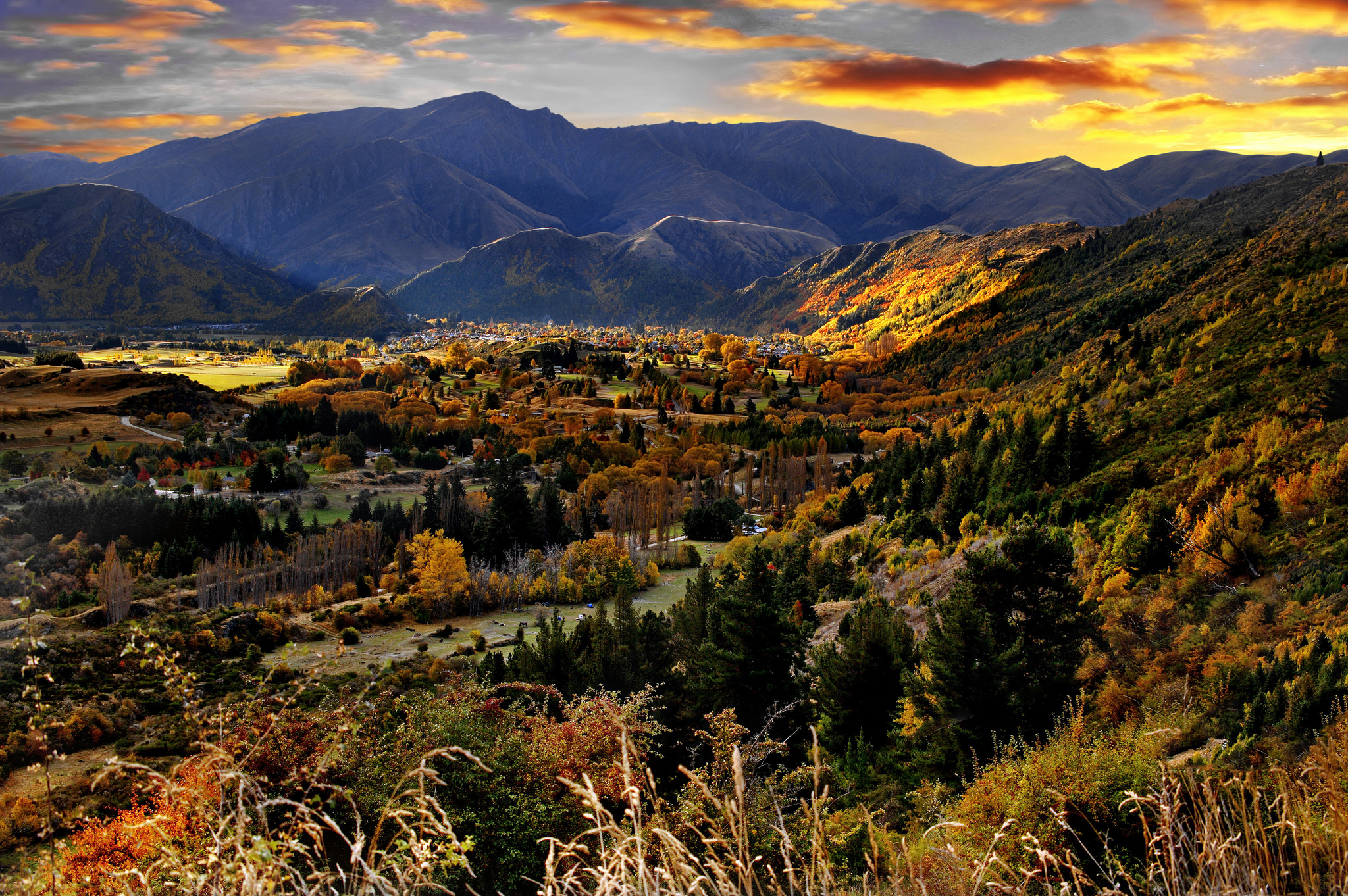 Laden Sie das Herbst, Stadt, Gebirge, Erde/natur, Sonnenschein-Bild kostenlos auf Ihren PC-Desktop herunter
