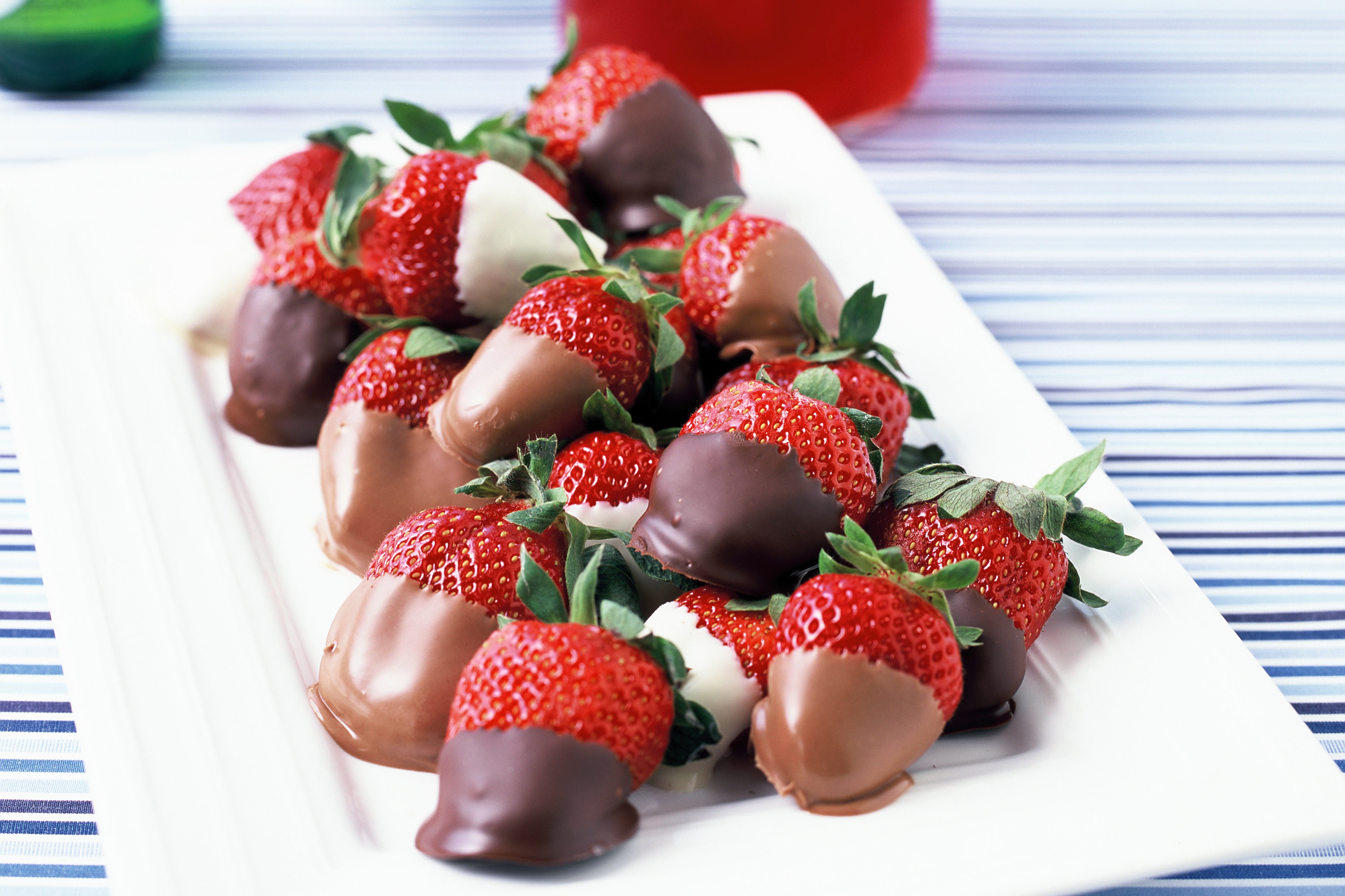 Laden Sie das Erdbeere, Schokolade, Frucht, Nahrungsmittel, Früchte-Bild kostenlos auf Ihren PC-Desktop herunter