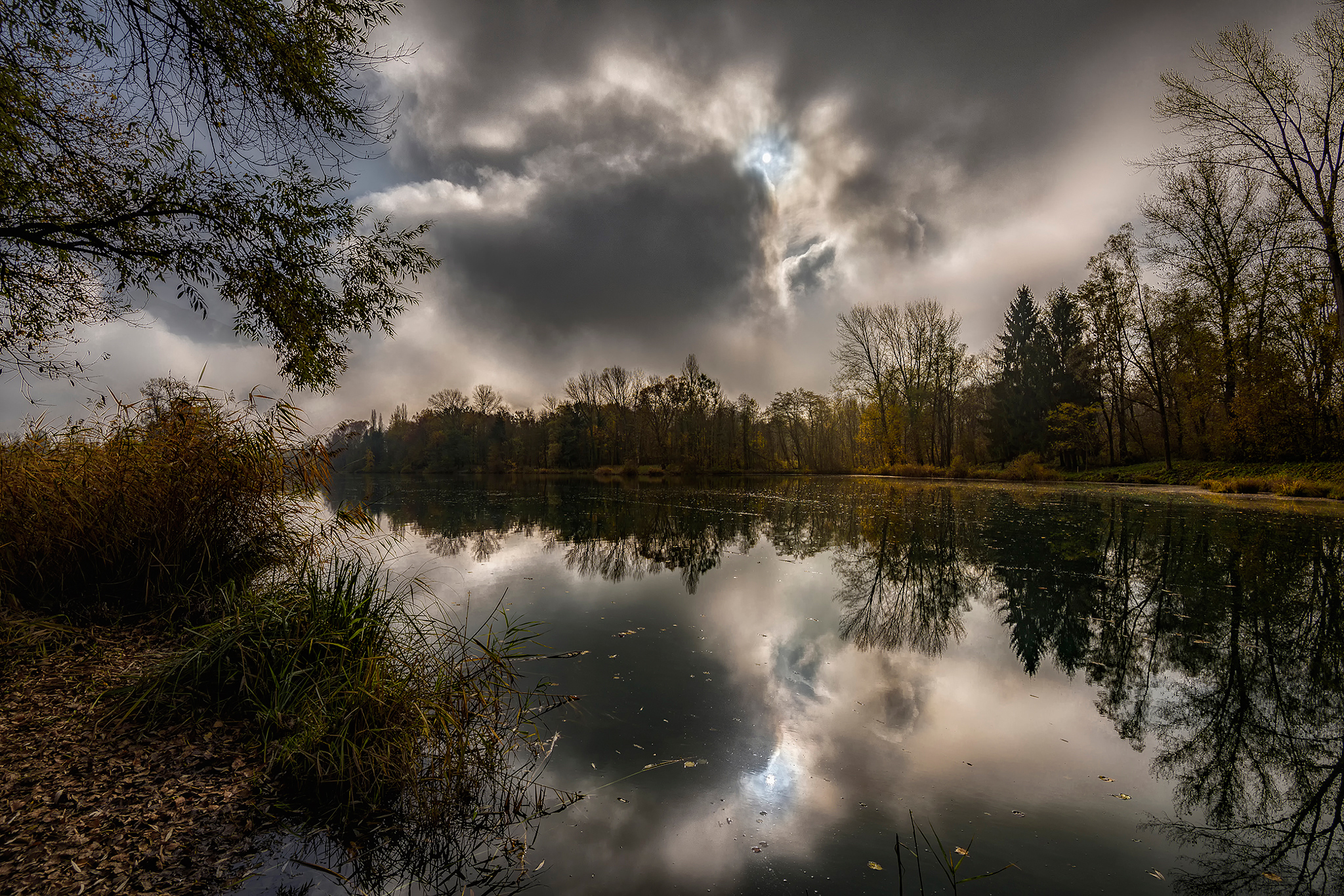 Download mobile wallpaper Nature, Reflection, Earth, Cloud, River for free.