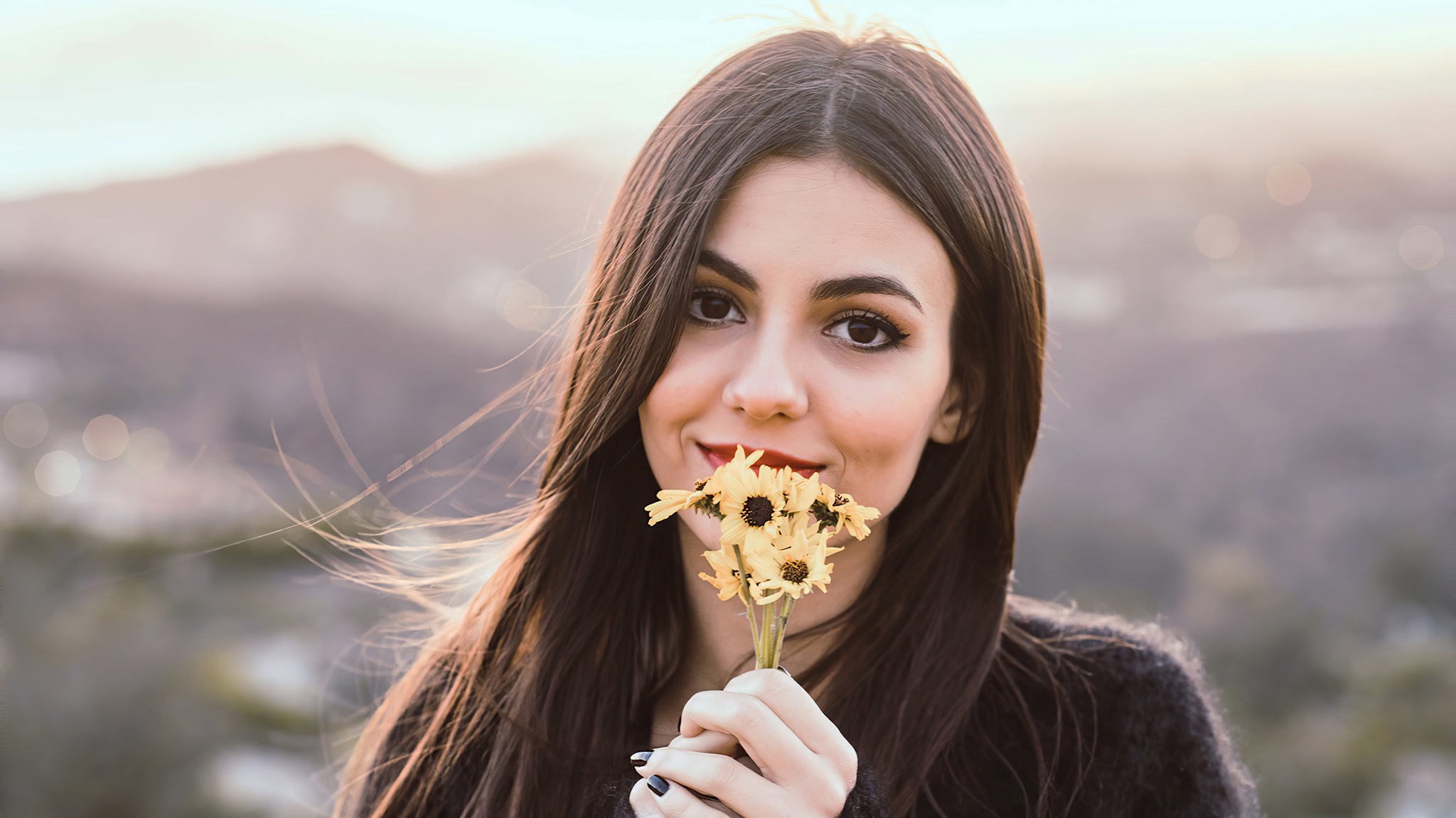 Download mobile wallpaper Brunette, American, Celebrity, Brown Eyes, Actress, Depth Of Field, Victoria Justice for free.