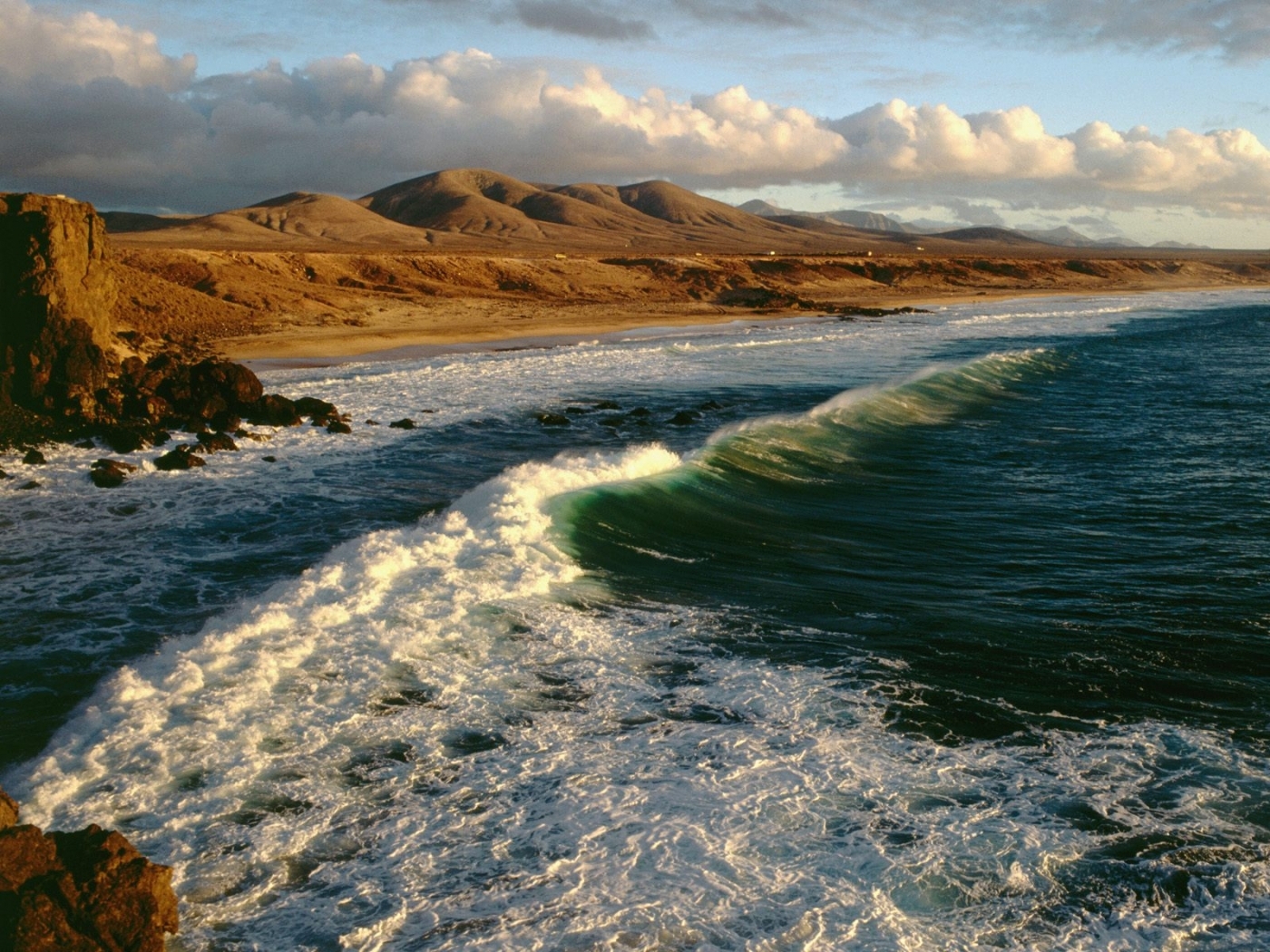 Free download wallpaper Sea, Waves, Landscape on your PC desktop