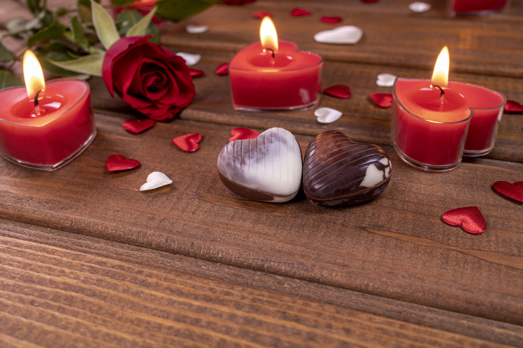 Handy-Wallpaper Feiertage, Schokolade, Liebe, Valentinstag, Kerze kostenlos herunterladen.