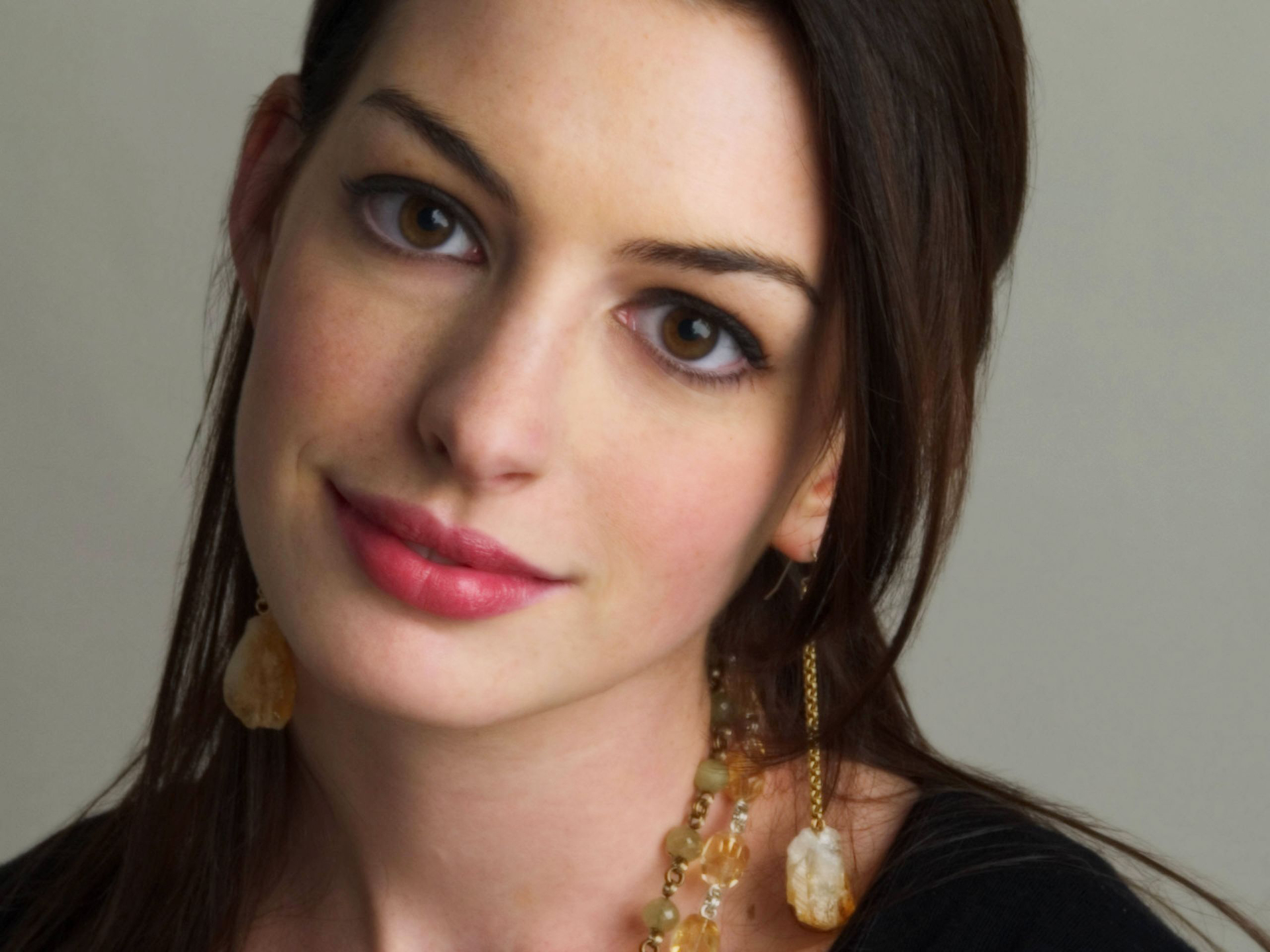 Handy-Wallpaper Anne Hathaway, Berühmtheiten kostenlos herunterladen.