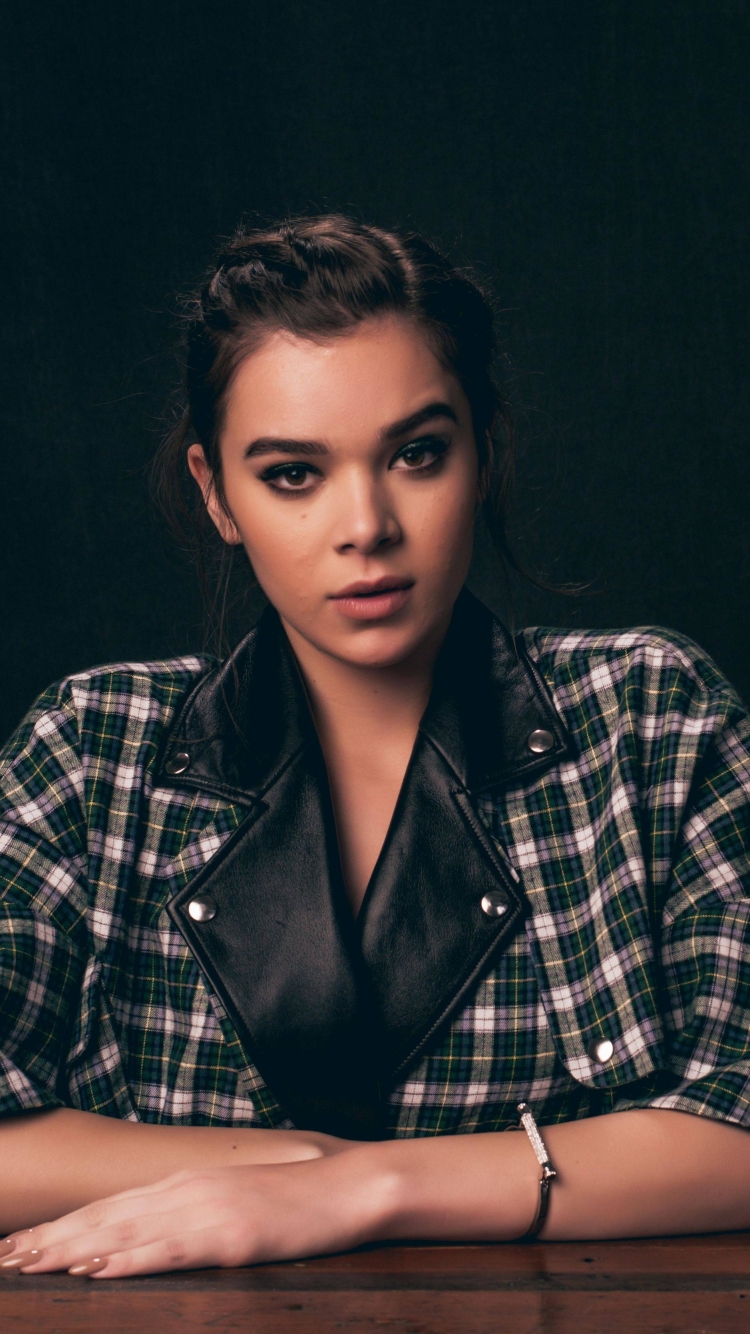 Baixar papel de parede para celular de Cantor, Morena, Americano, Celebridade, Cabelo Castanho, Atriz, Hailee Steinfeld gratuito.