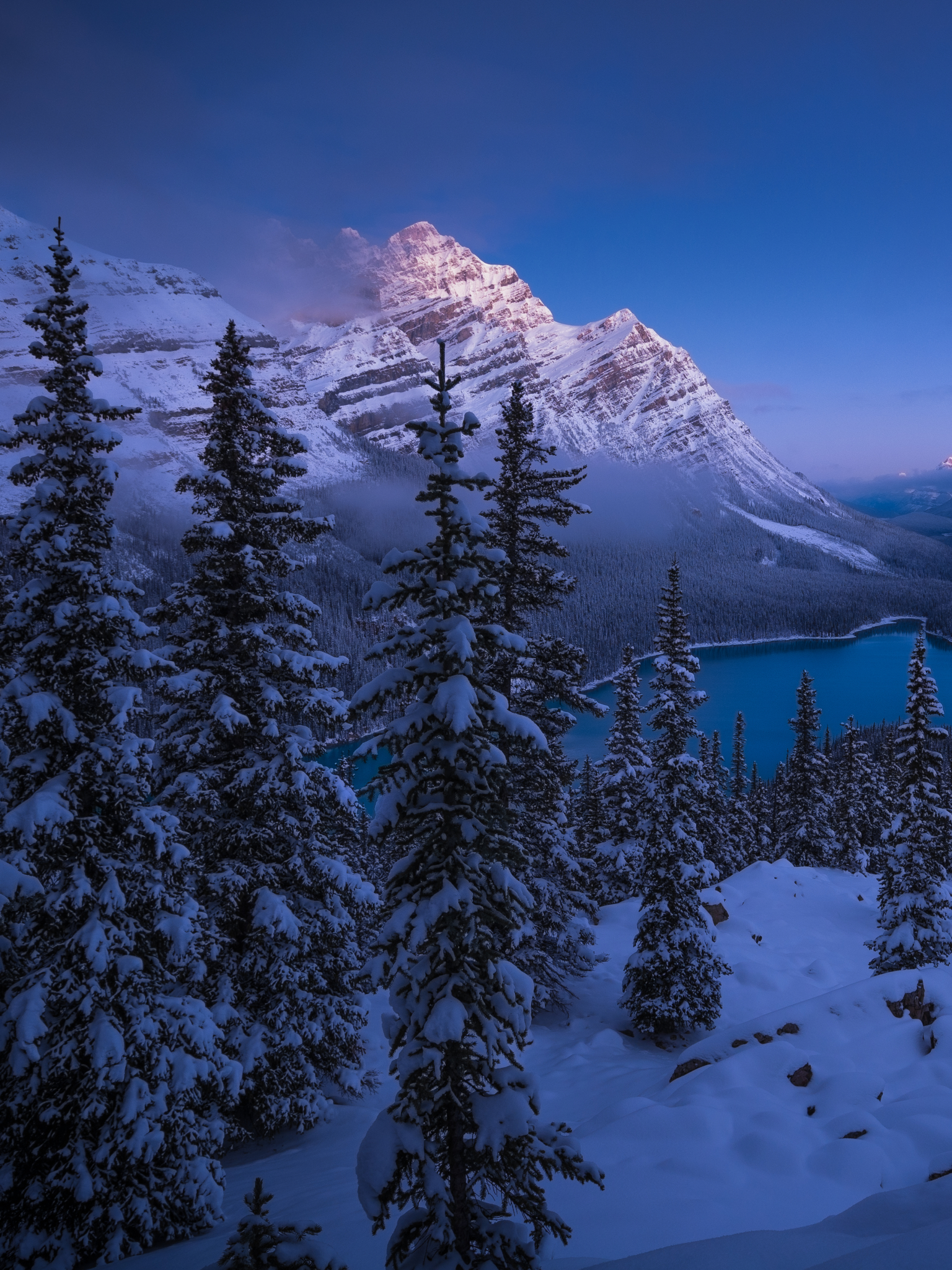 Handy-Wallpaper Landschaft, Winter, Schnee, Berg, See, Gebirge, Banff Nationalpark, Erde/natur kostenlos herunterladen.