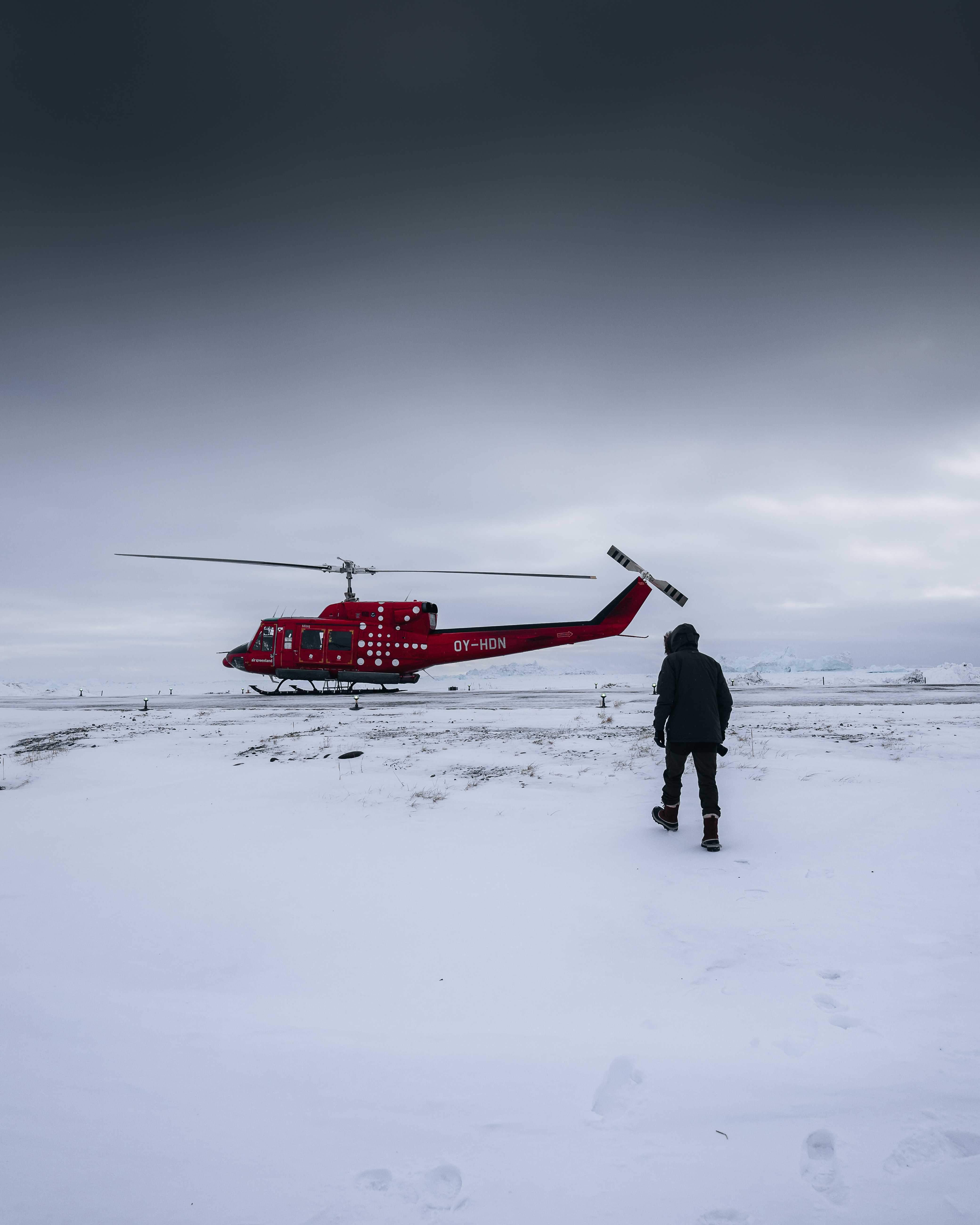 57308 скачать обои человек, вертолет, зима, снег, разное - заставки и картинки бесплатно