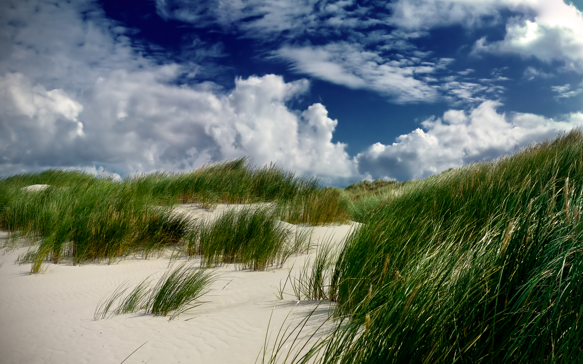 Handy-Wallpaper Strand, Sand, Wolke, Gras, Himmel, Erde/natur kostenlos herunterladen.