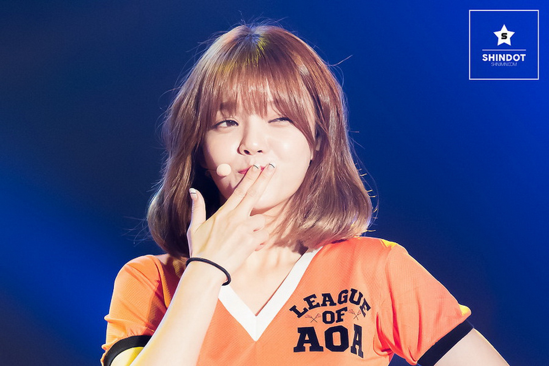 Download mobile wallpaper Music, Aoa for free.