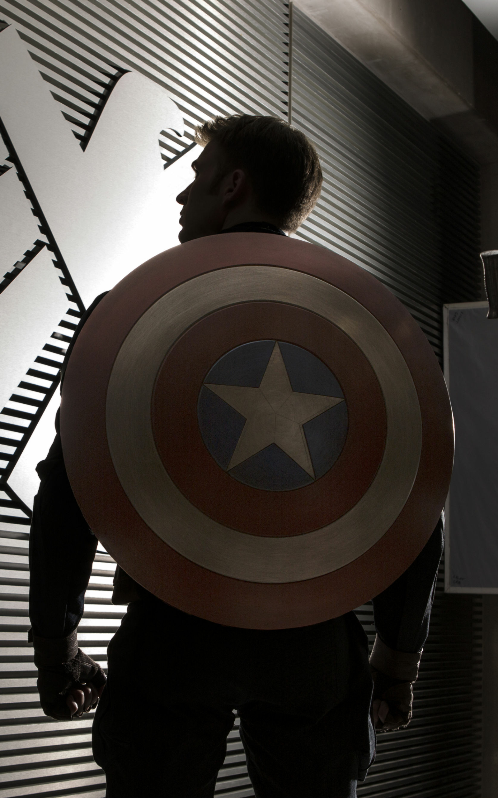 Download mobile wallpaper Captain America, Chris Evans, Movie, Steve Rogers, Captain America: The Winter Soldier for free.