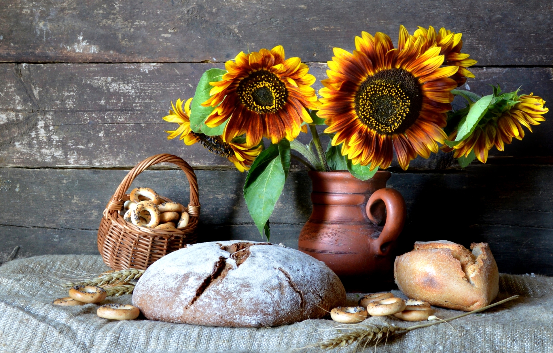 Handy-Wallpaper Sonnenblume, Brot, Fotografie, Gelbe Blume, Stillleben kostenlos herunterladen.