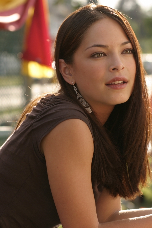 Download mobile wallpaper Celebrity, Kristin Kreuk for free.