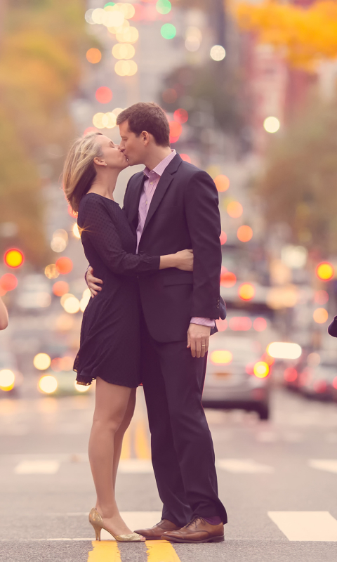 Download mobile wallpaper Love, Couple, Street, Child, Kiss, Photography for free.