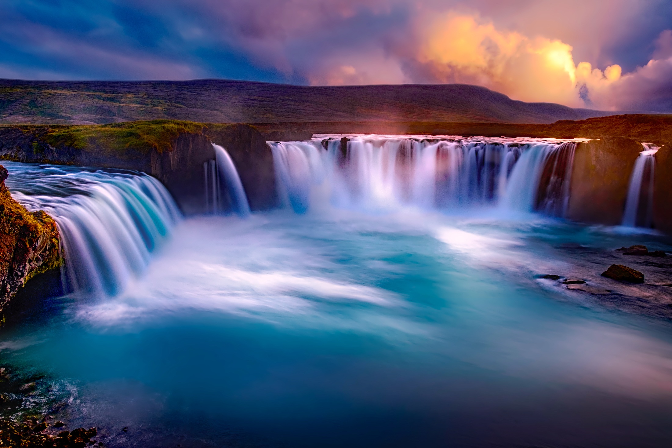 441240 Hintergrundbild herunterladen erde/natur, goðafoss, himmel, wasserfall, wasserfälle - Bildschirmschoner und Bilder kostenlos