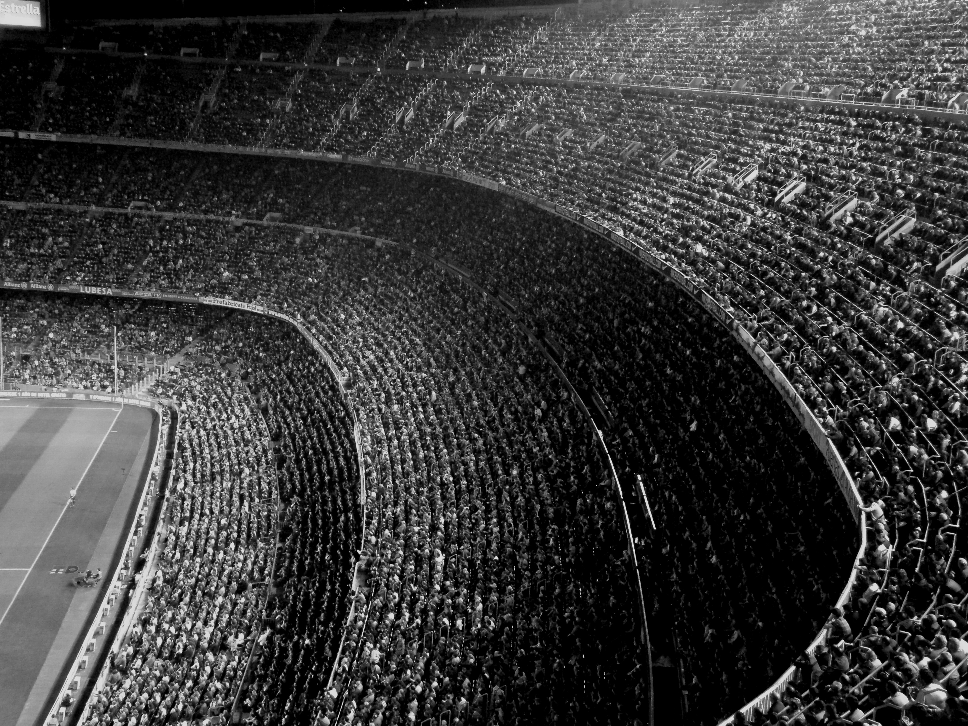 161714 baixar papel de parede fc barcelona, futebol, estádio, barcelona, fotografia, preto & branco, multidão - protetores de tela e imagens gratuitamente