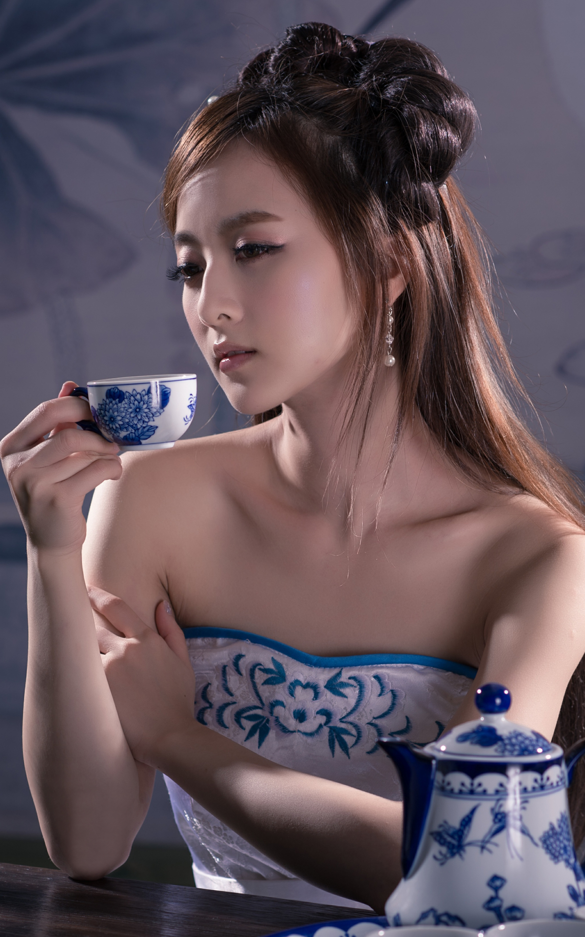Download mobile wallpaper Cup, Tea Set, China, Chinese, Dress, Women, Asian, Mikako Zhang Kaijie, Taiwanese, Hair Dress for free.