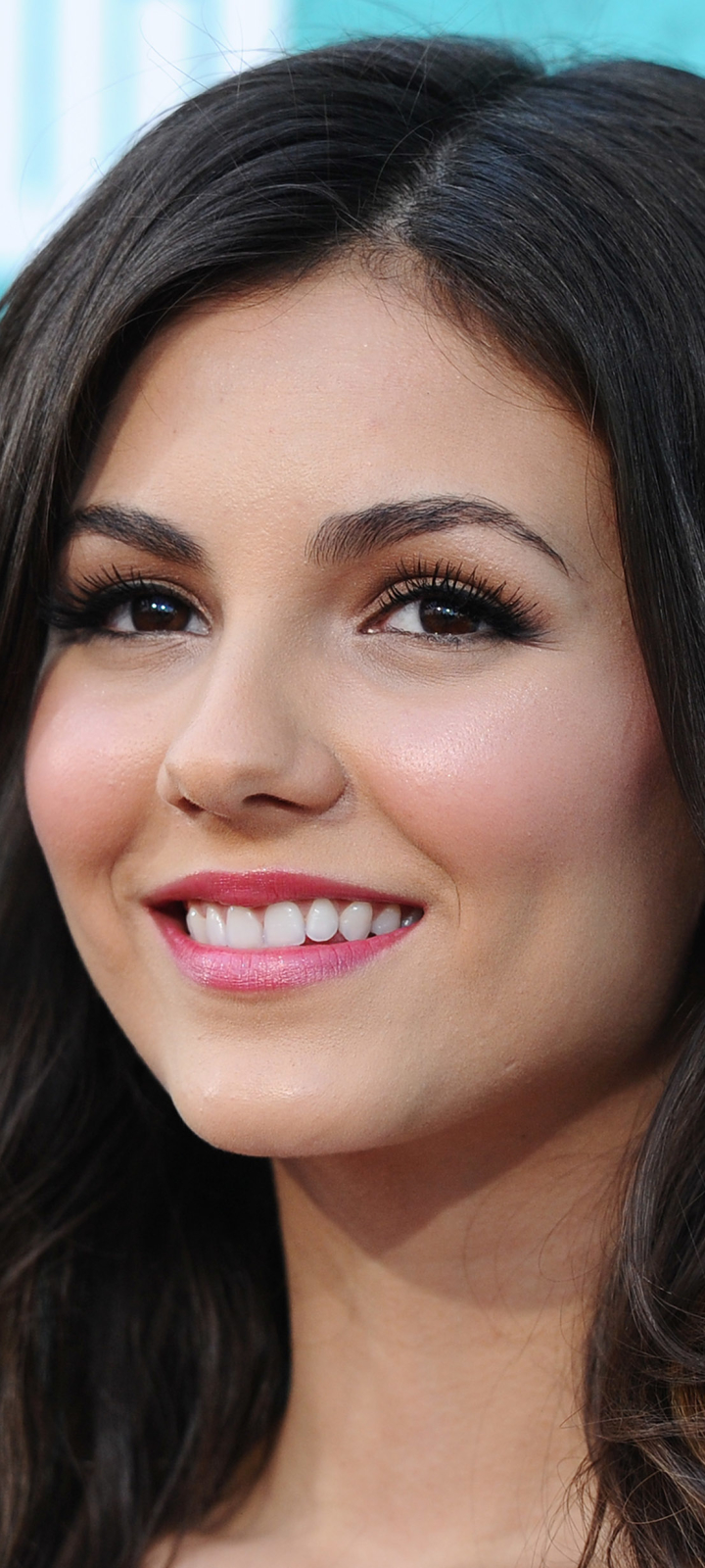 Download mobile wallpaper Celebrity, Victoria Justice for free.