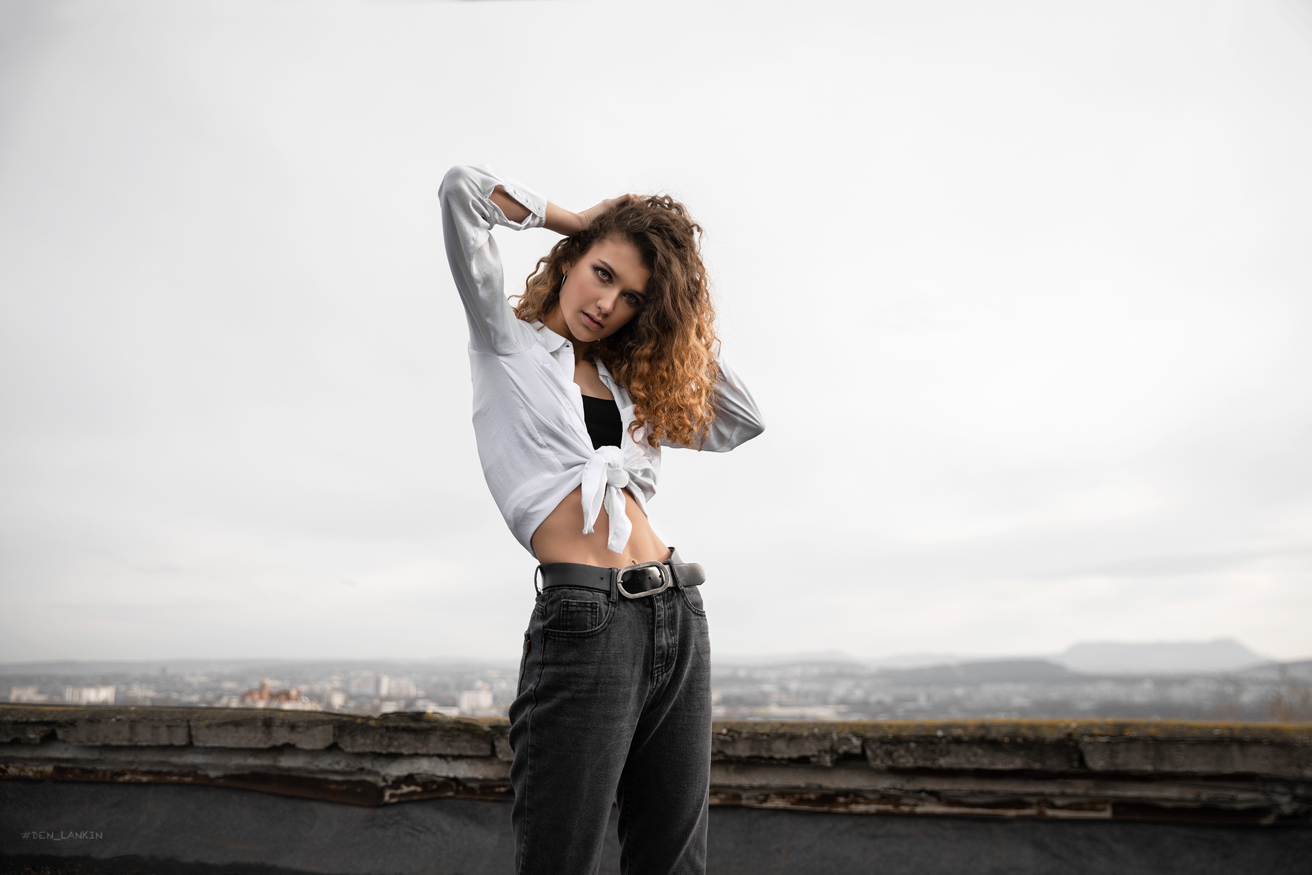 Download mobile wallpaper Hand, Roof, Mood, Jeans, Model, Women, Curl for free.