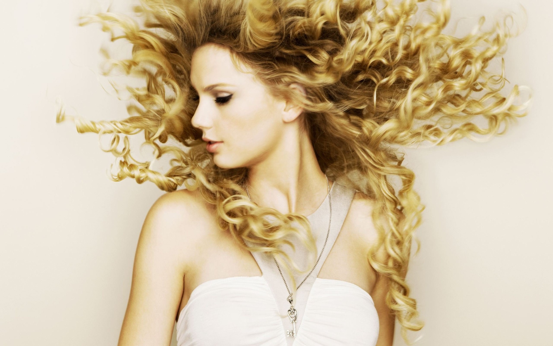 Download mobile wallpaper Music, Taylor Swift for free.