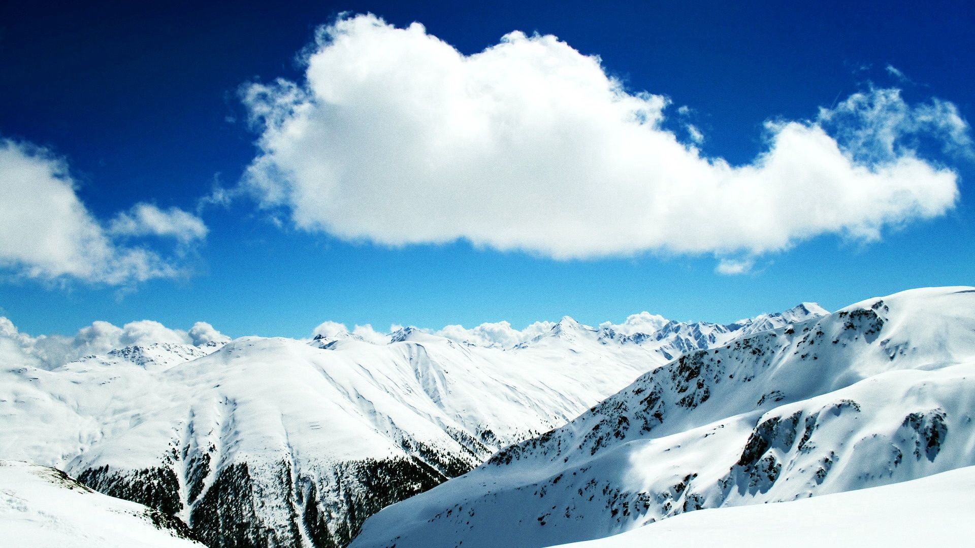 136678 descargar imagen naturaleza, montañas, nieve, descendencia, linaje, recurso, recurrir, esquí: fondos de pantalla y protectores de pantalla gratis