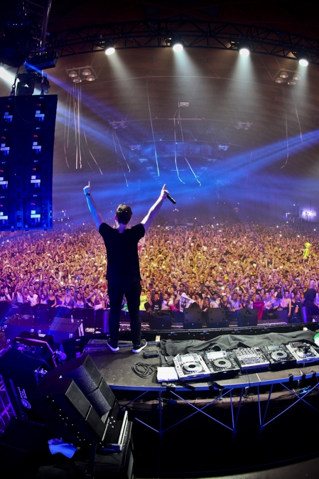 Download mobile wallpaper Music, Dj, Hardwell for free.