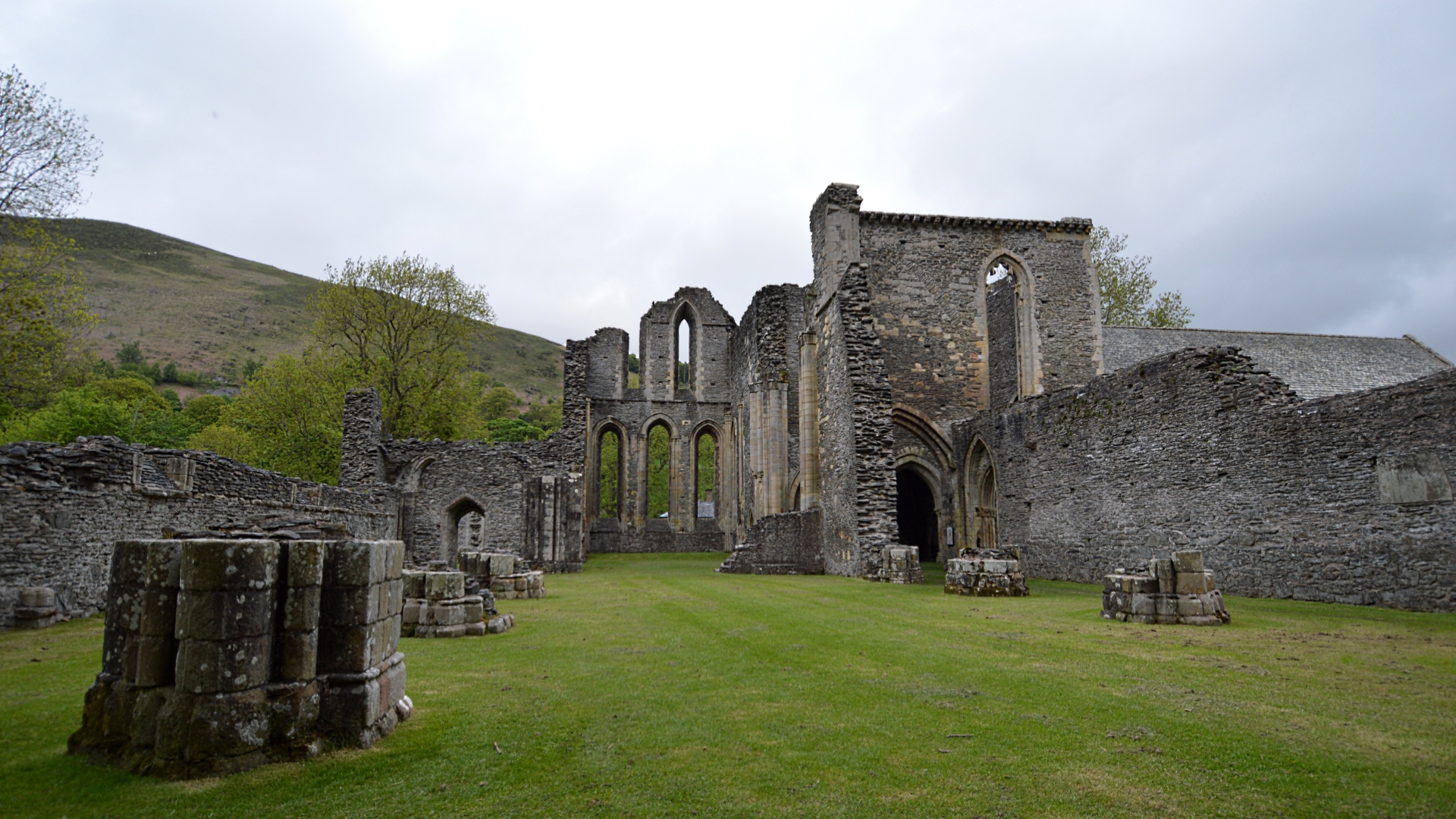 religious, valle crucis abbey