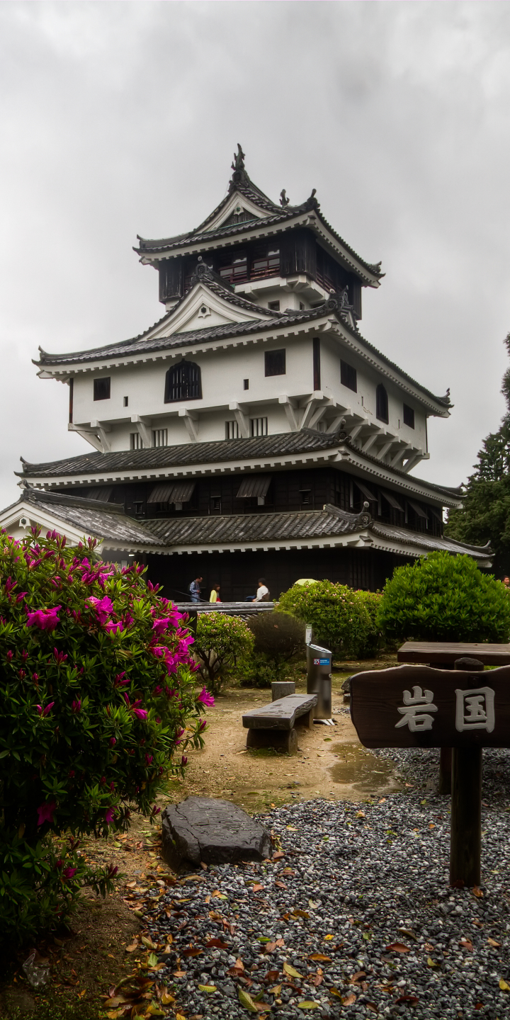 Download mobile wallpaper Architecture, Castles, Bush, Japan, Man Made, Castle, Hiroshima, Yamaguchi Prefecture, Iwakuni Castle for free.