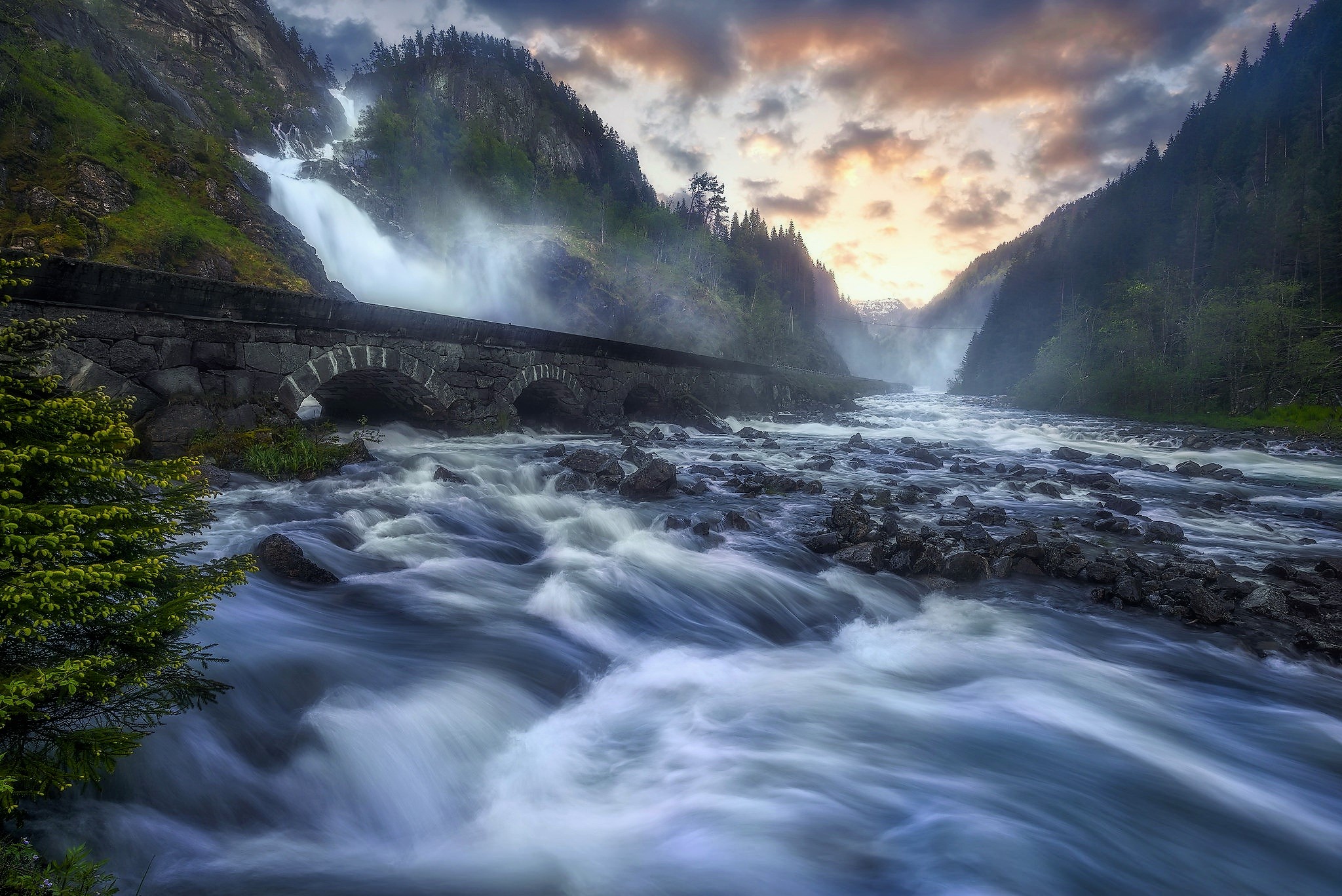 Laden Sie das Landschaft, Wasserfall, Fluss, Brücke, Gebirge, Tal, Erde/natur-Bild kostenlos auf Ihren PC-Desktop herunter