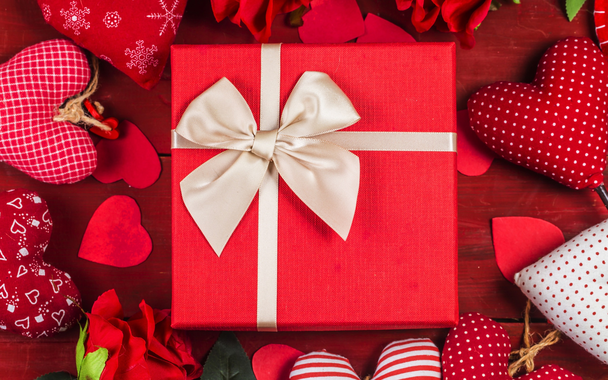 Download mobile wallpaper Valentine's Day, Holiday, Gift, Heart for free.