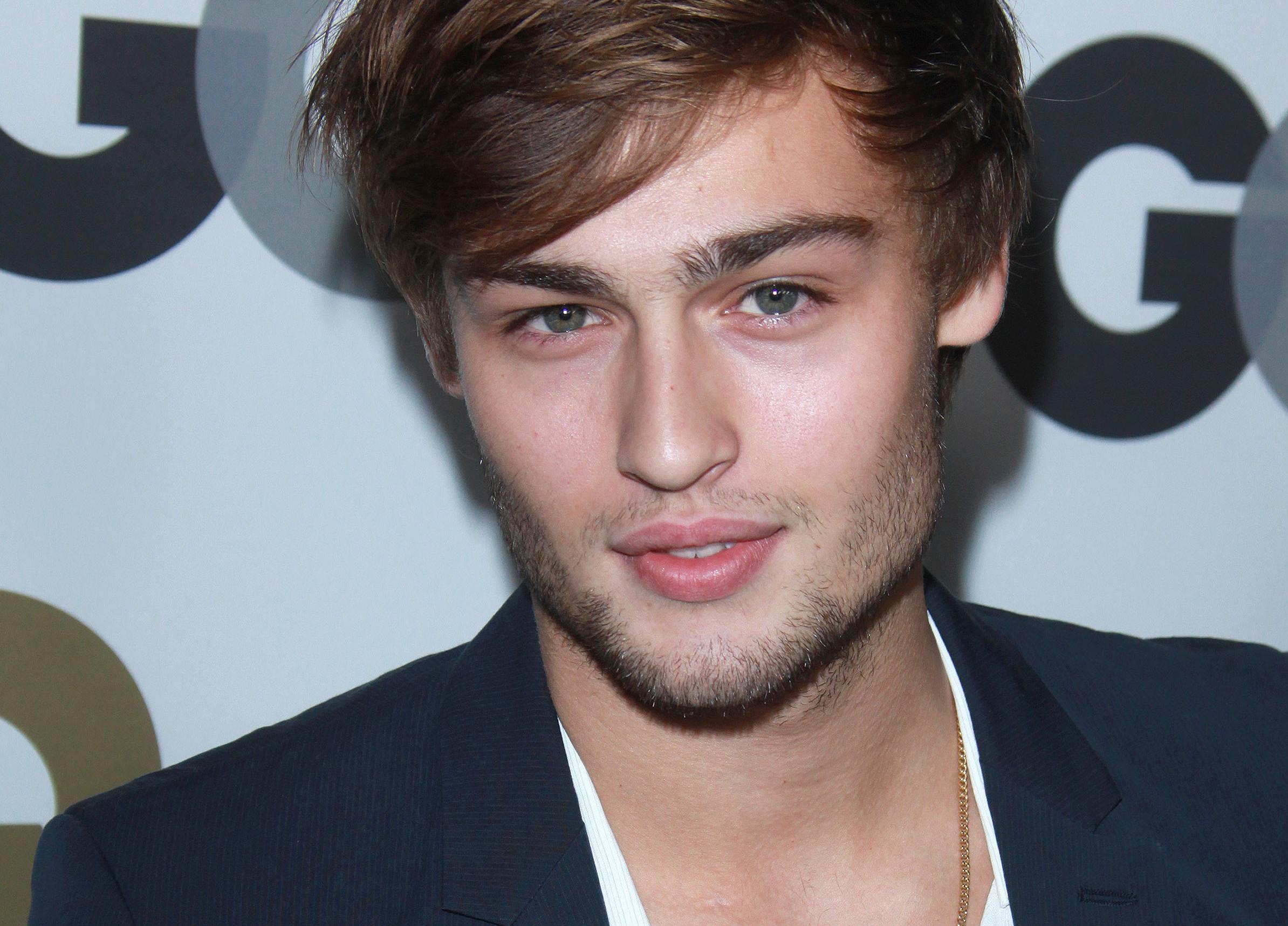 Images & Pictures  Douglas Booth